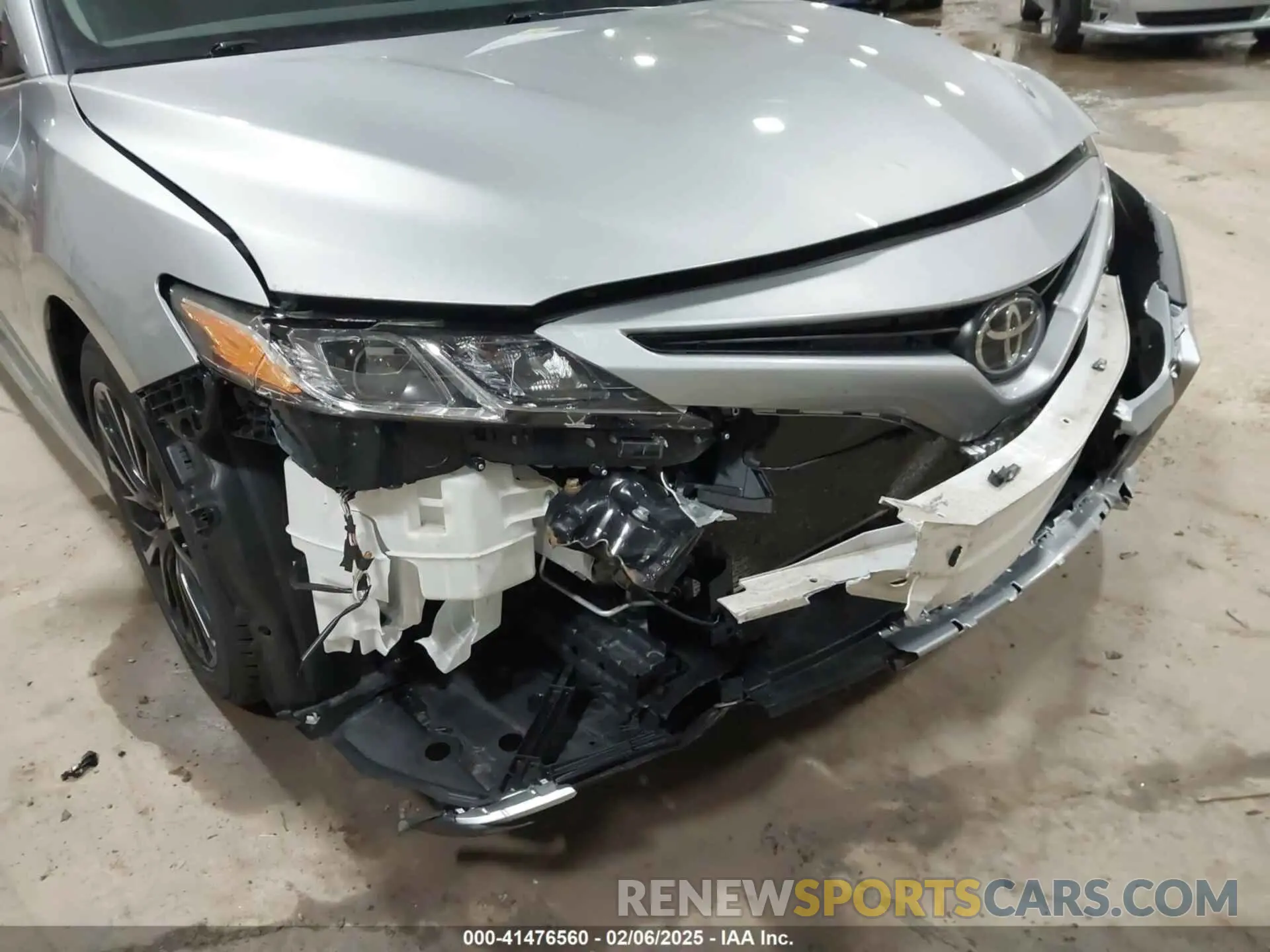 6 Photograph of a damaged car 4T1G11BK2LU019366 TOYOTA CAMRY 2020