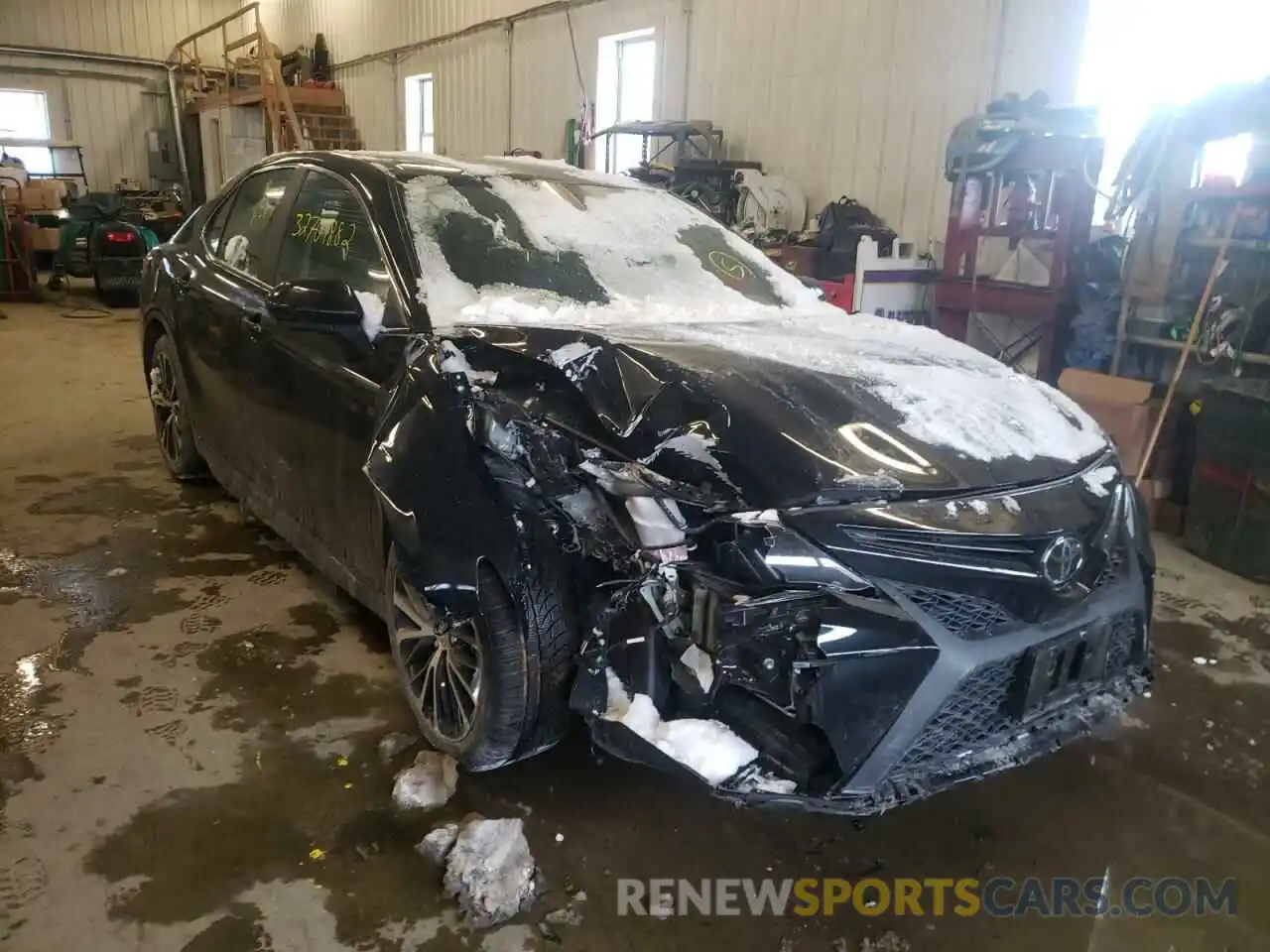 1 Photograph of a damaged car 4T1G11BK3LU015519 TOYOTA CAMRY 2020