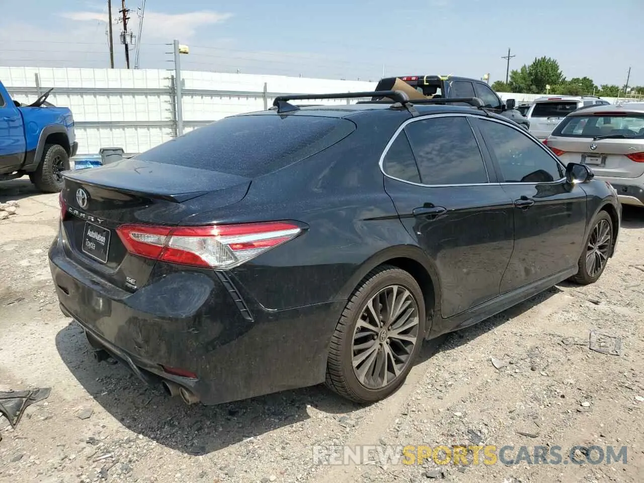 3 Photograph of a damaged car 4T1G11BK3LU016346 TOYOTA CAMRY 2020