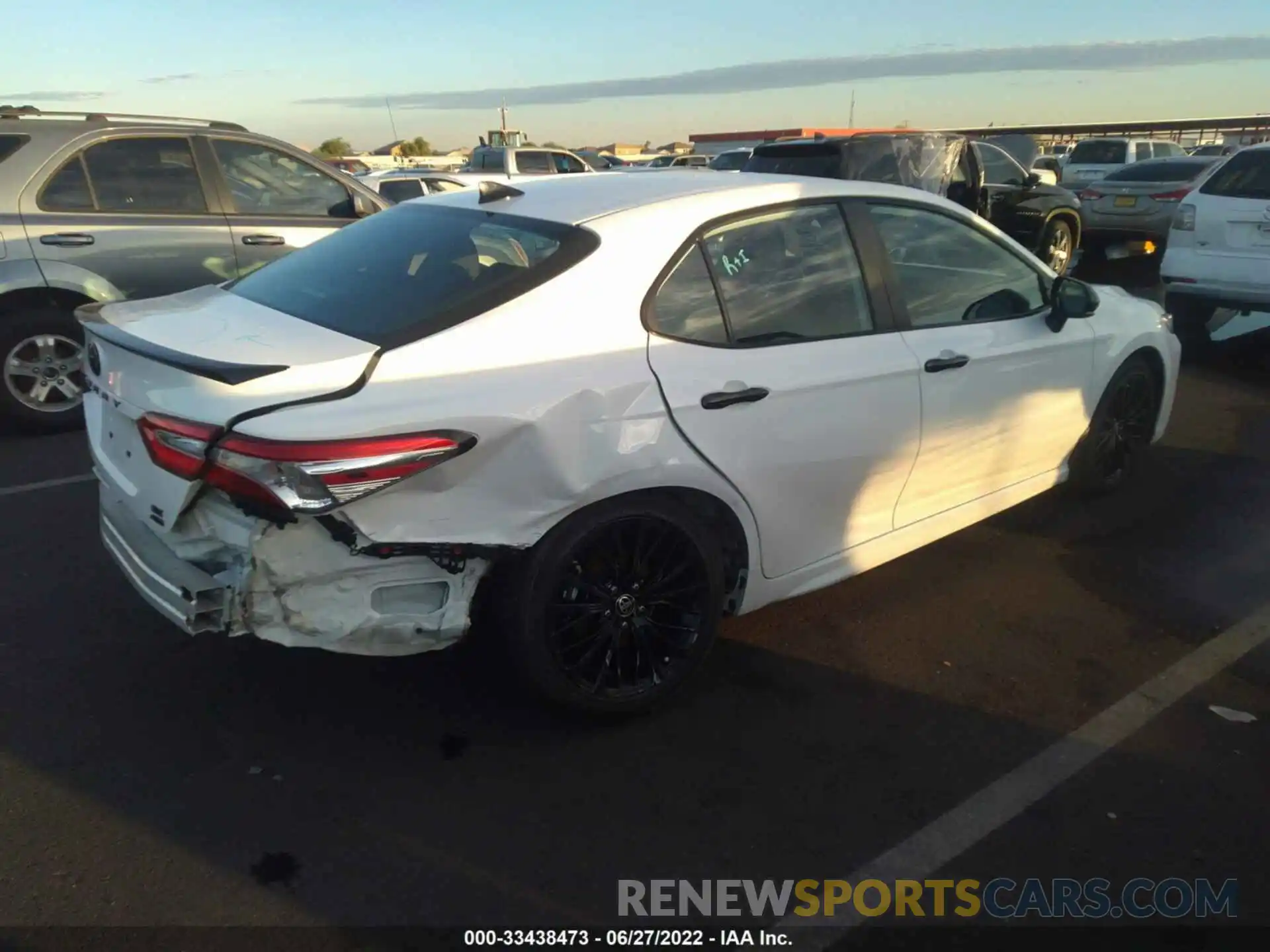 4 Photograph of a damaged car 4T1G11BK3LU019408 TOYOTA CAMRY 2020