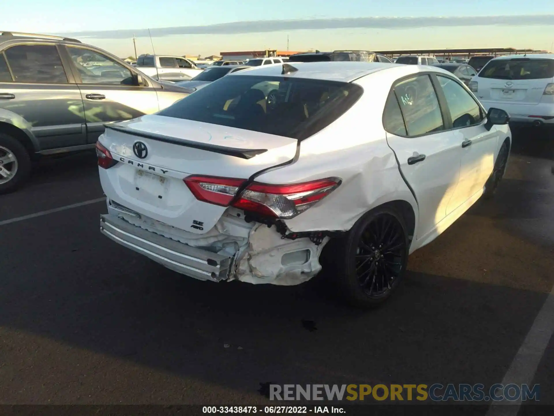 6 Photograph of a damaged car 4T1G11BK3LU019408 TOYOTA CAMRY 2020