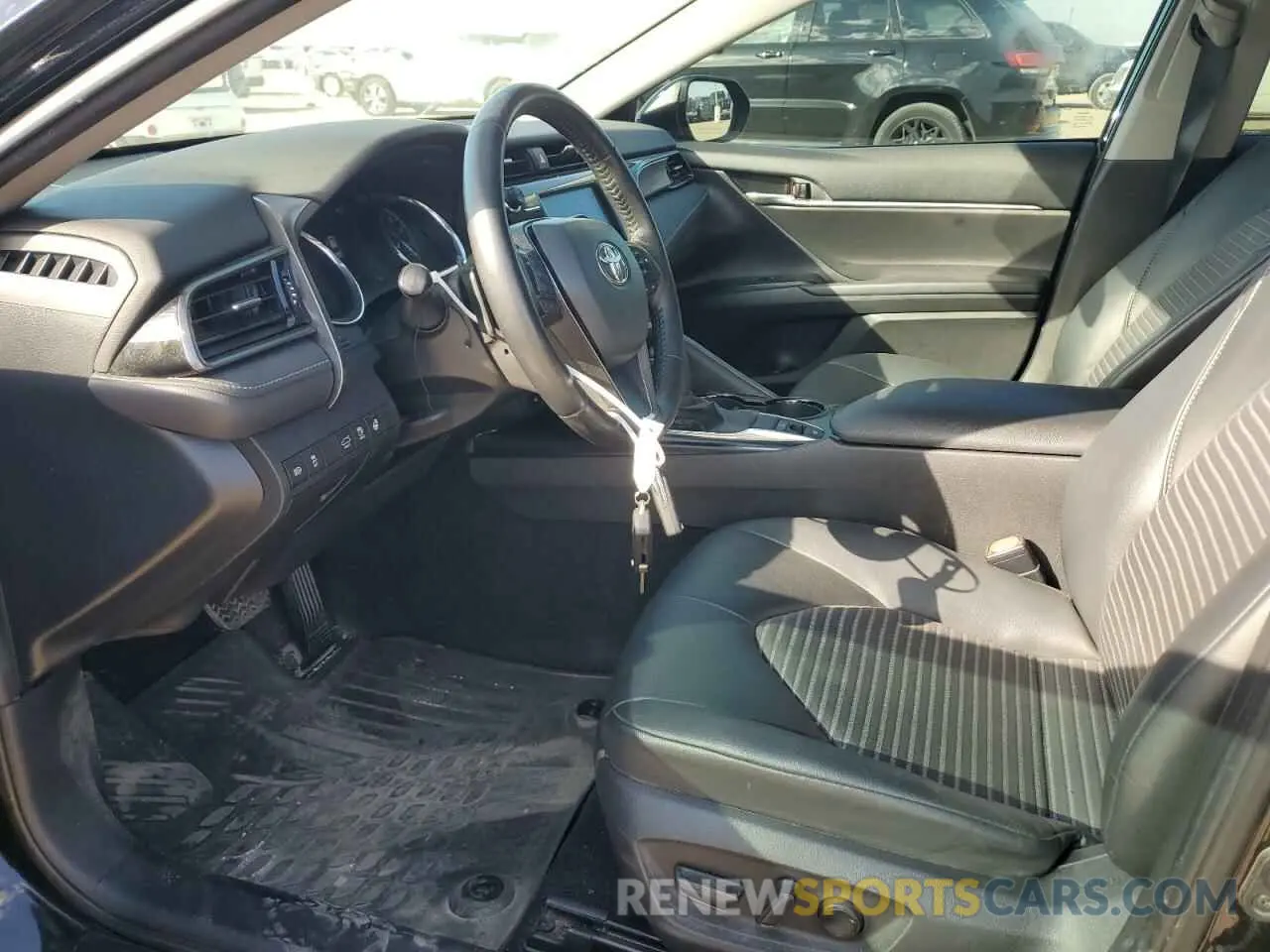 7 Photograph of a damaged car 4T1G11BK4LU009535 TOYOTA CAMRY 2020