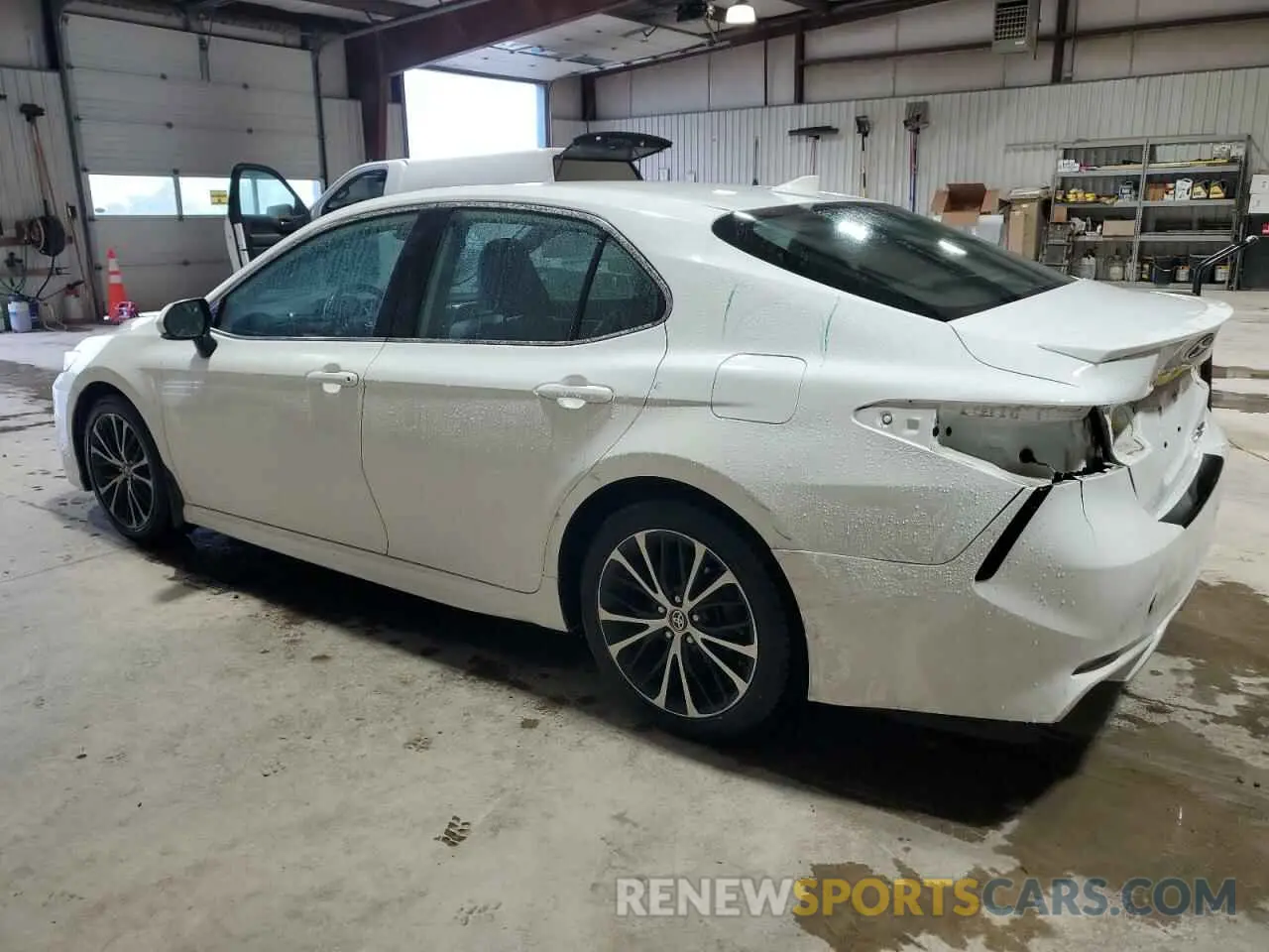 2 Photograph of a damaged car 4T1G11BK4LU012256 TOYOTA CAMRY 2020