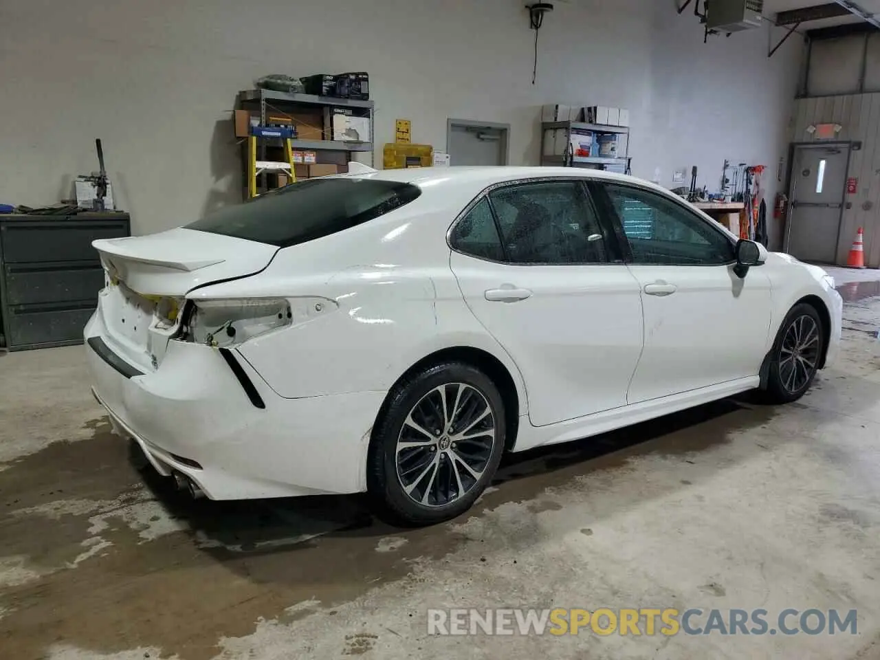 3 Photograph of a damaged car 4T1G11BK4LU012256 TOYOTA CAMRY 2020