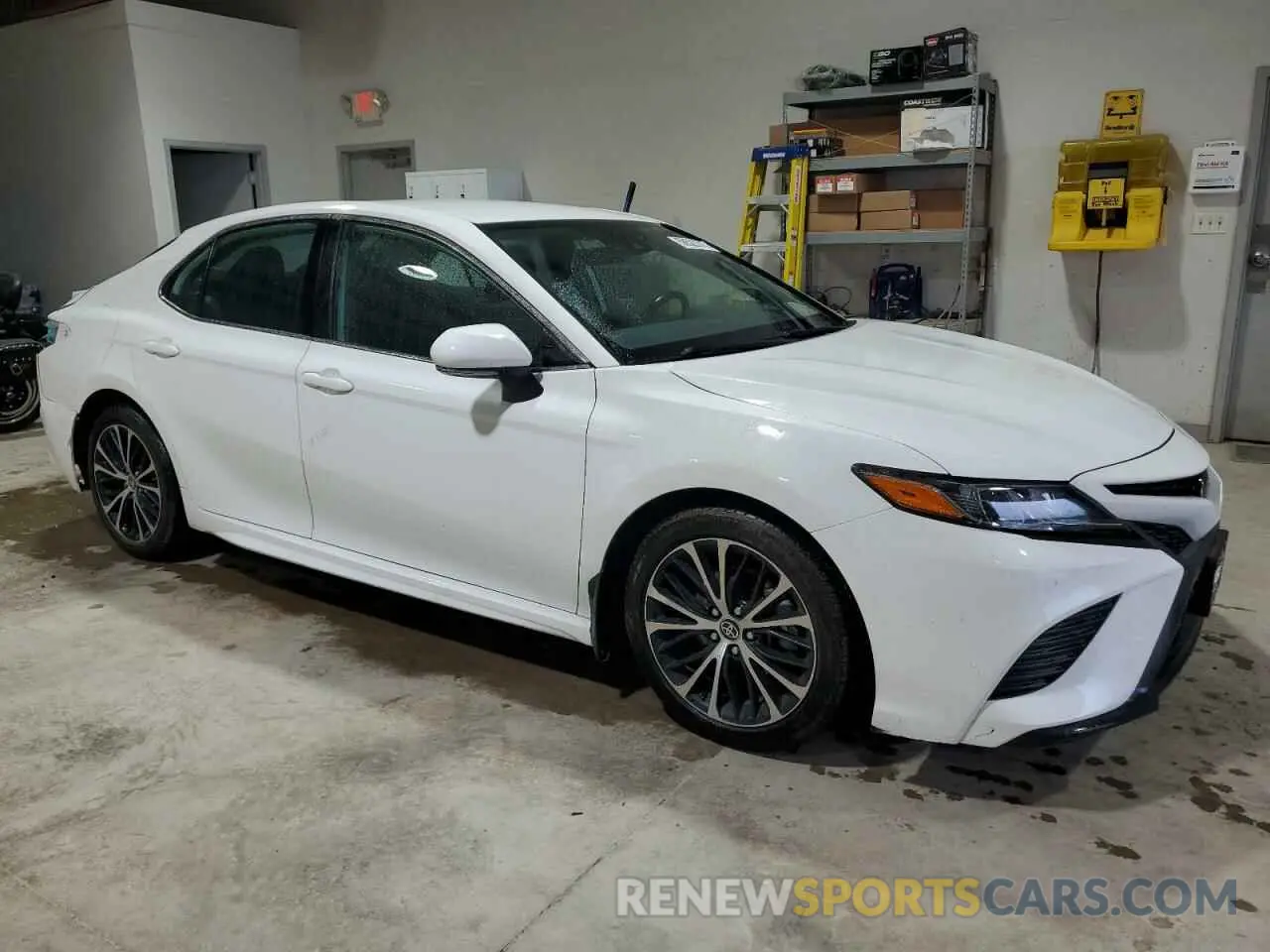 4 Photograph of a damaged car 4T1G11BK4LU012256 TOYOTA CAMRY 2020