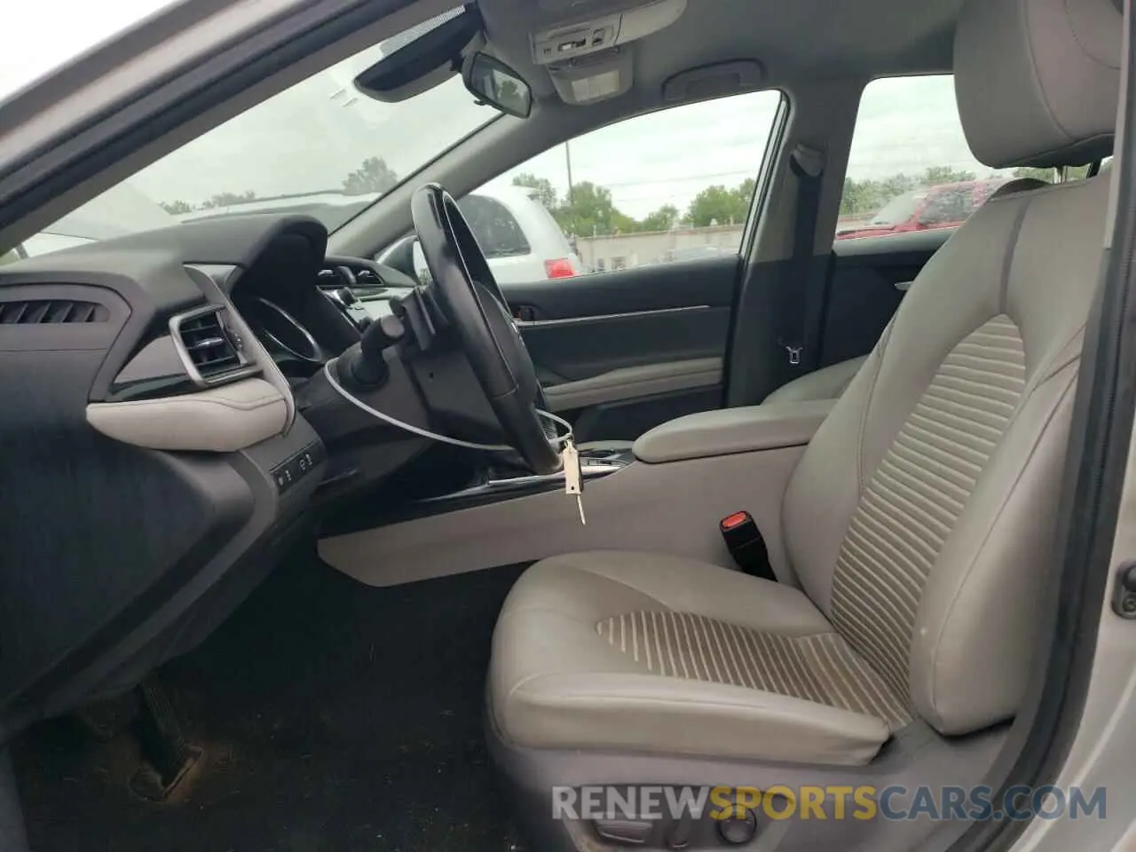 7 Photograph of a damaged car 4T1G11BK5LU001640 TOYOTA CAMRY 2020