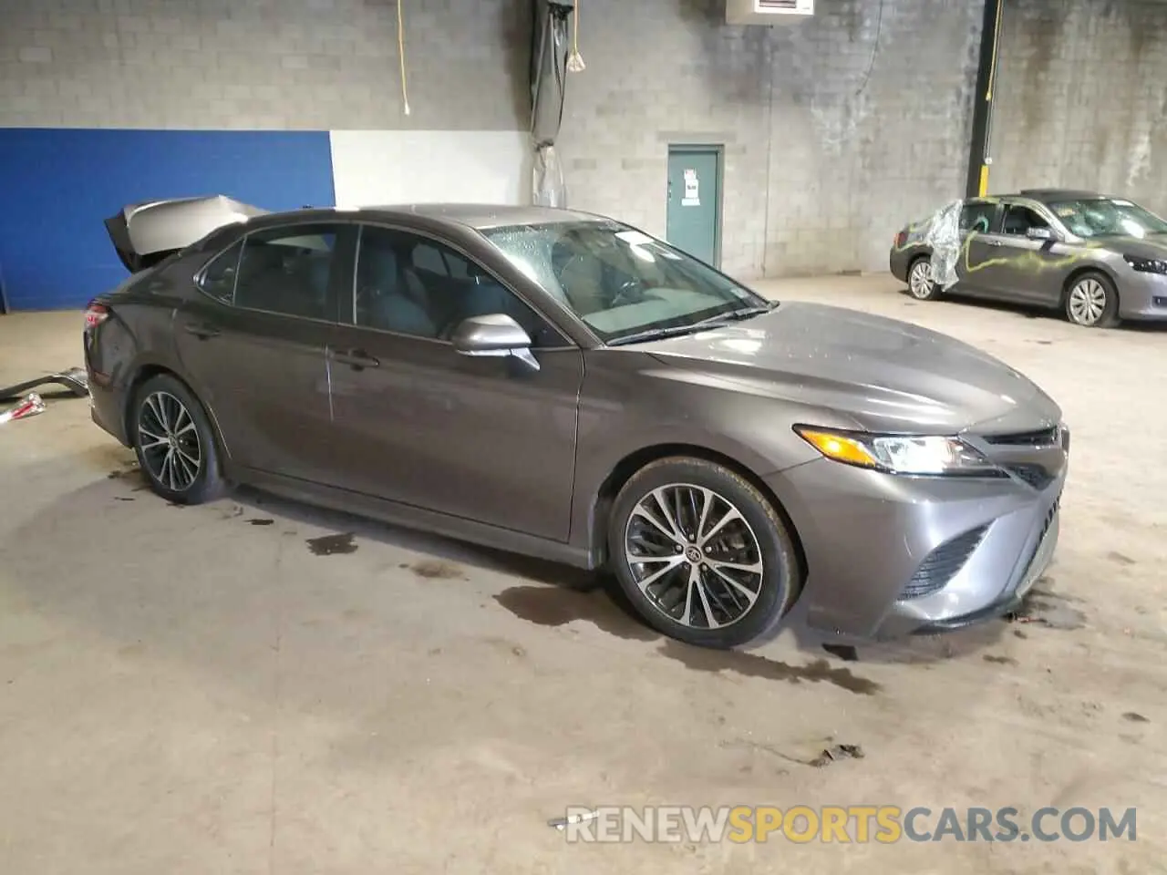 4 Photograph of a damaged car 4T1G11BK5LU016669 TOYOTA CAMRY 2020