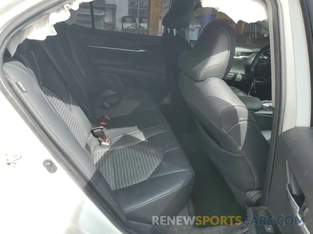 10 Photograph of a damaged car 4T1G11BK6LU011867 TOYOTA CAMRY 2020