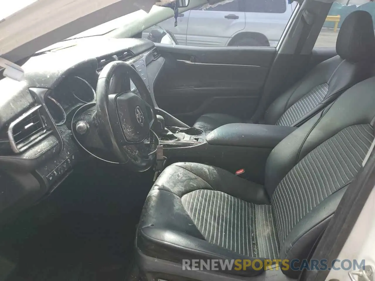 7 Photograph of a damaged car 4T1G11BK6LU011867 TOYOTA CAMRY 2020