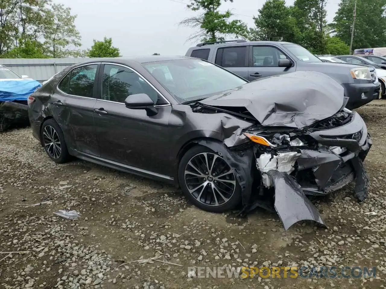 4 Photograph of a damaged car 4T1G11BK6LU017846 TOYOTA CAMRY 2020