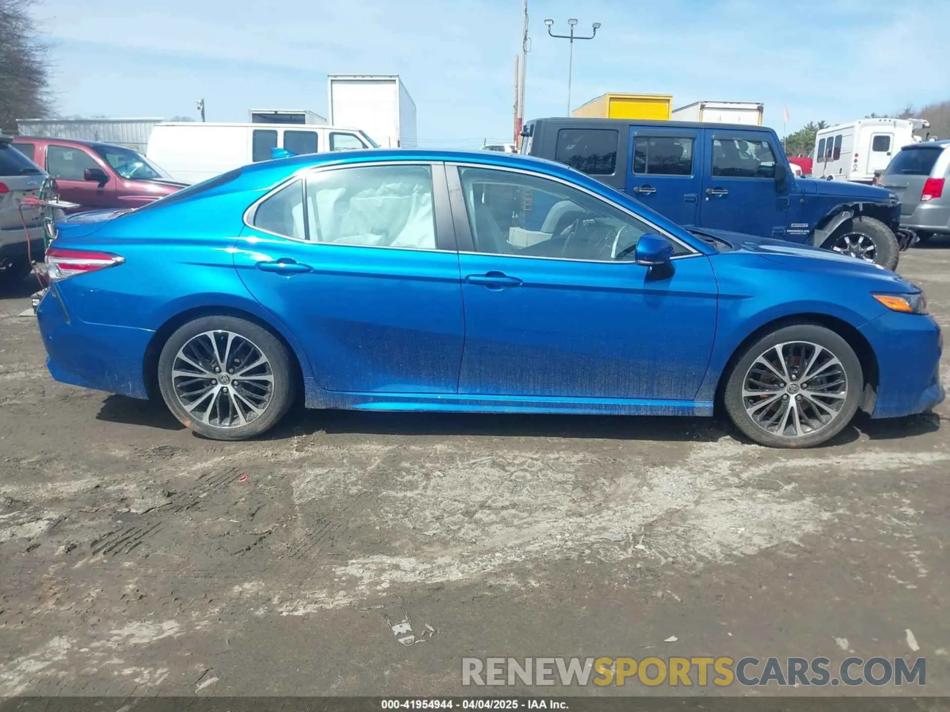 12 Photograph of a damaged car 4T1G11BK9LU016562 TOYOTA CAMRY 2020