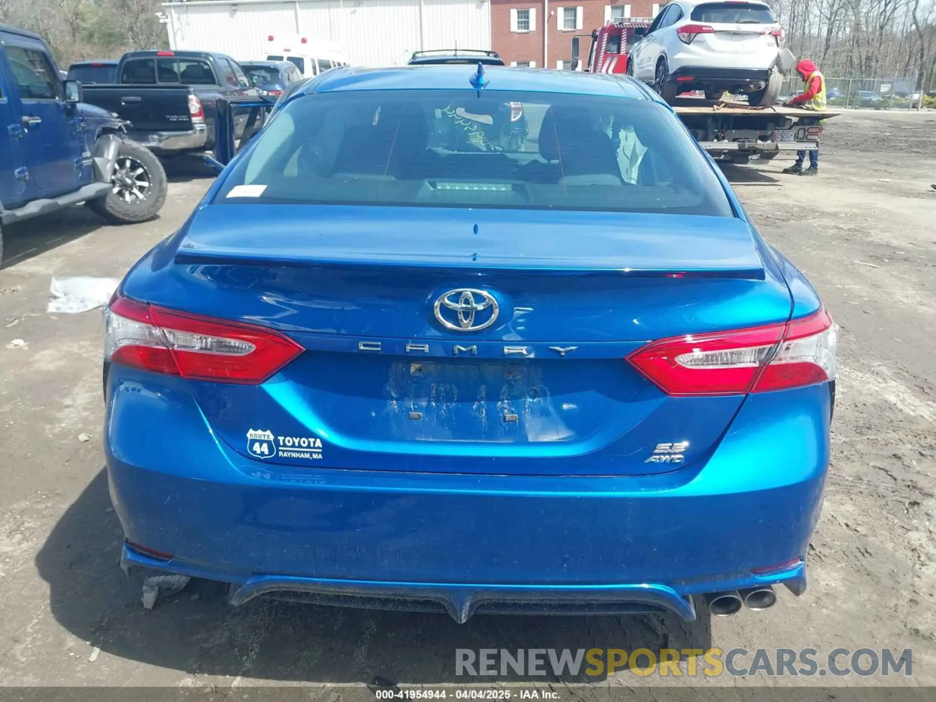 15 Photograph of a damaged car 4T1G11BK9LU016562 TOYOTA CAMRY 2020