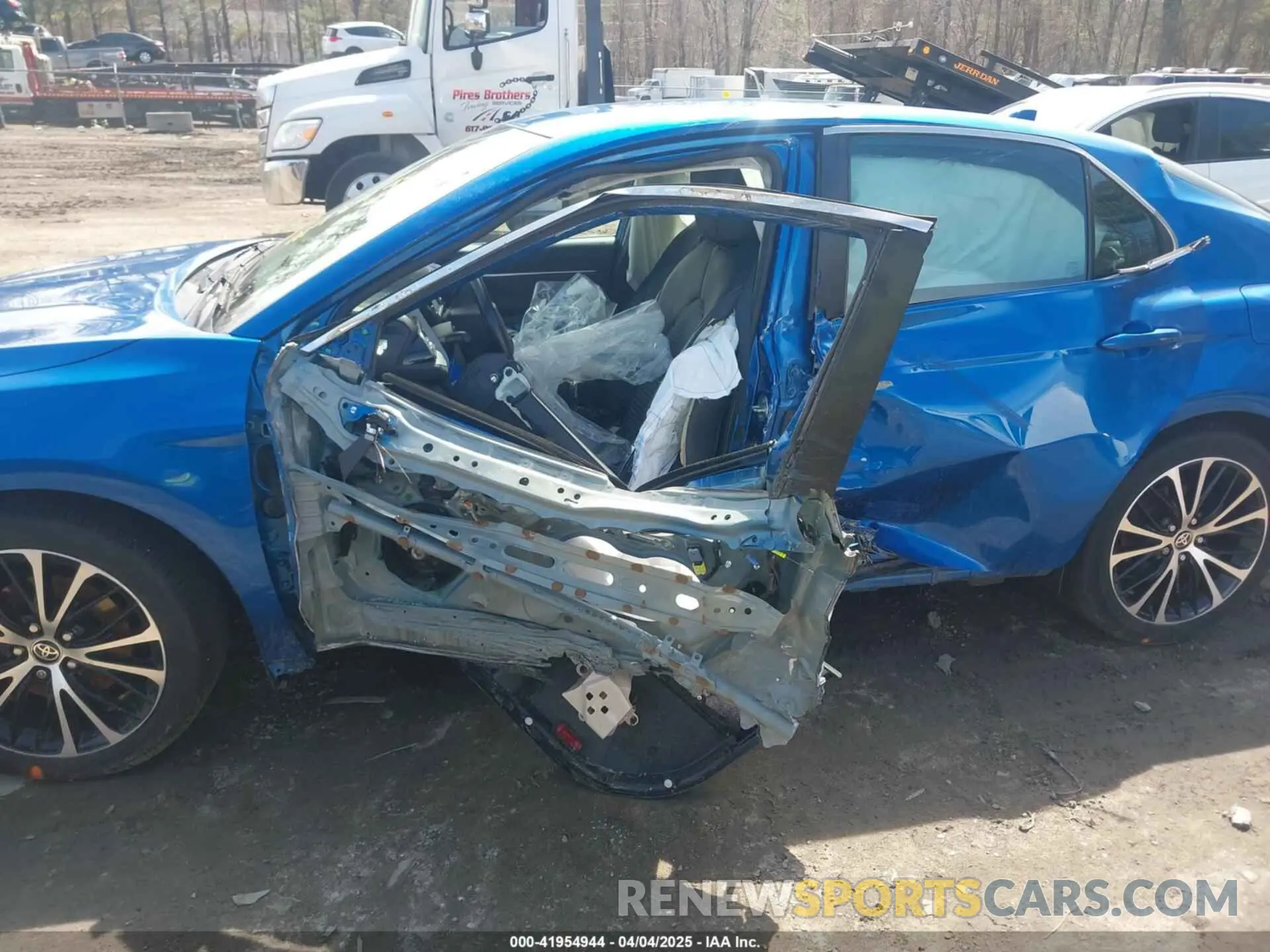 6 Photograph of a damaged car 4T1G11BK9LU016562 TOYOTA CAMRY 2020