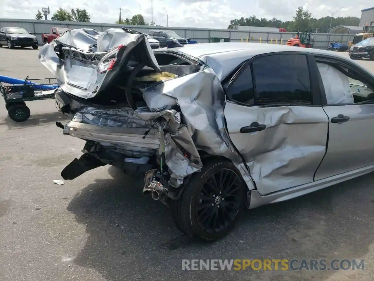 9 Photograph of a damaged car 4T1G11BKXLU014254 TOYOTA CAMRY 2020