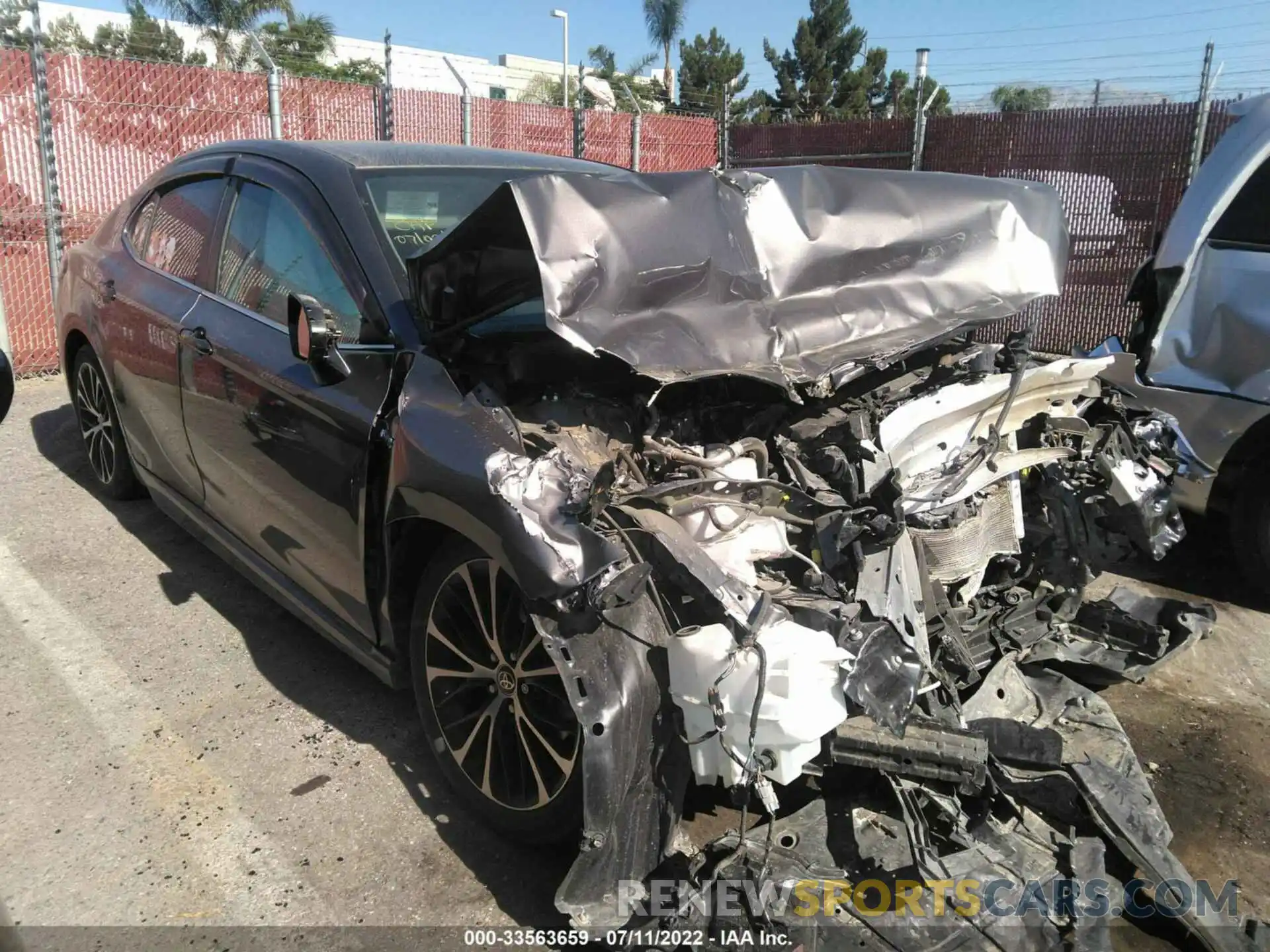 1 Photograph of a damaged car 4T1G31AK0LU535365 TOYOTA CAMRY 2020