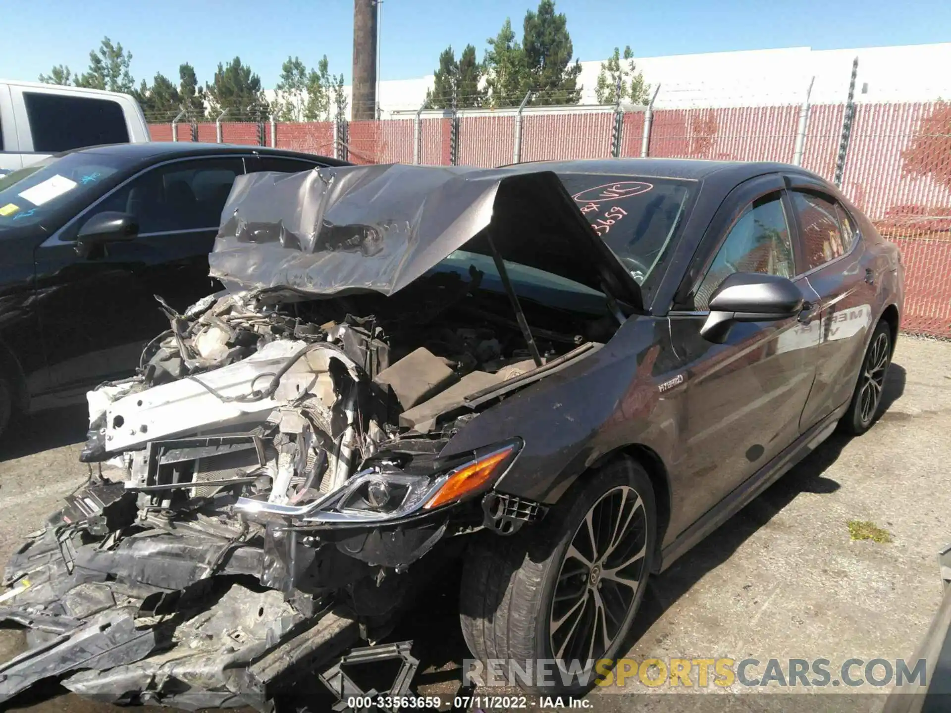 2 Photograph of a damaged car 4T1G31AK0LU535365 TOYOTA CAMRY 2020