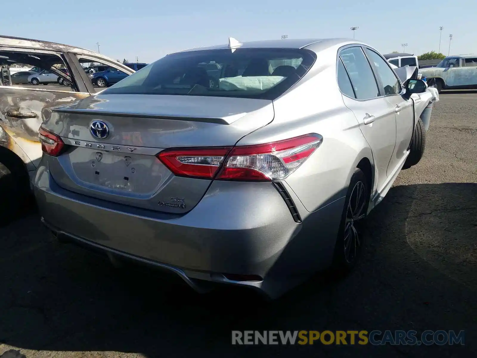 4 Photograph of a damaged car 4T1G31AK1LU013263 TOYOTA CAMRY 2020