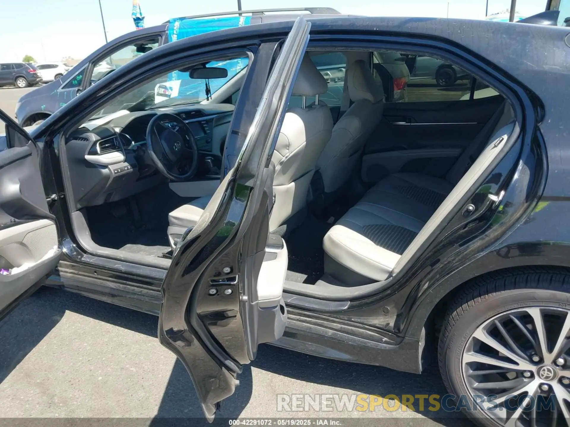 8 Photograph of a damaged car 4T1G31AK1LU014512 TOYOTA CAMRY 2020