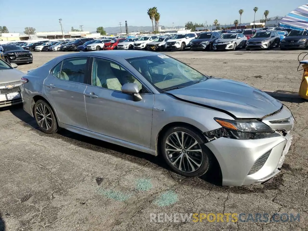 4 Photograph of a damaged car 4T1G31AK1LU520034 TOYOTA CAMRY 2020