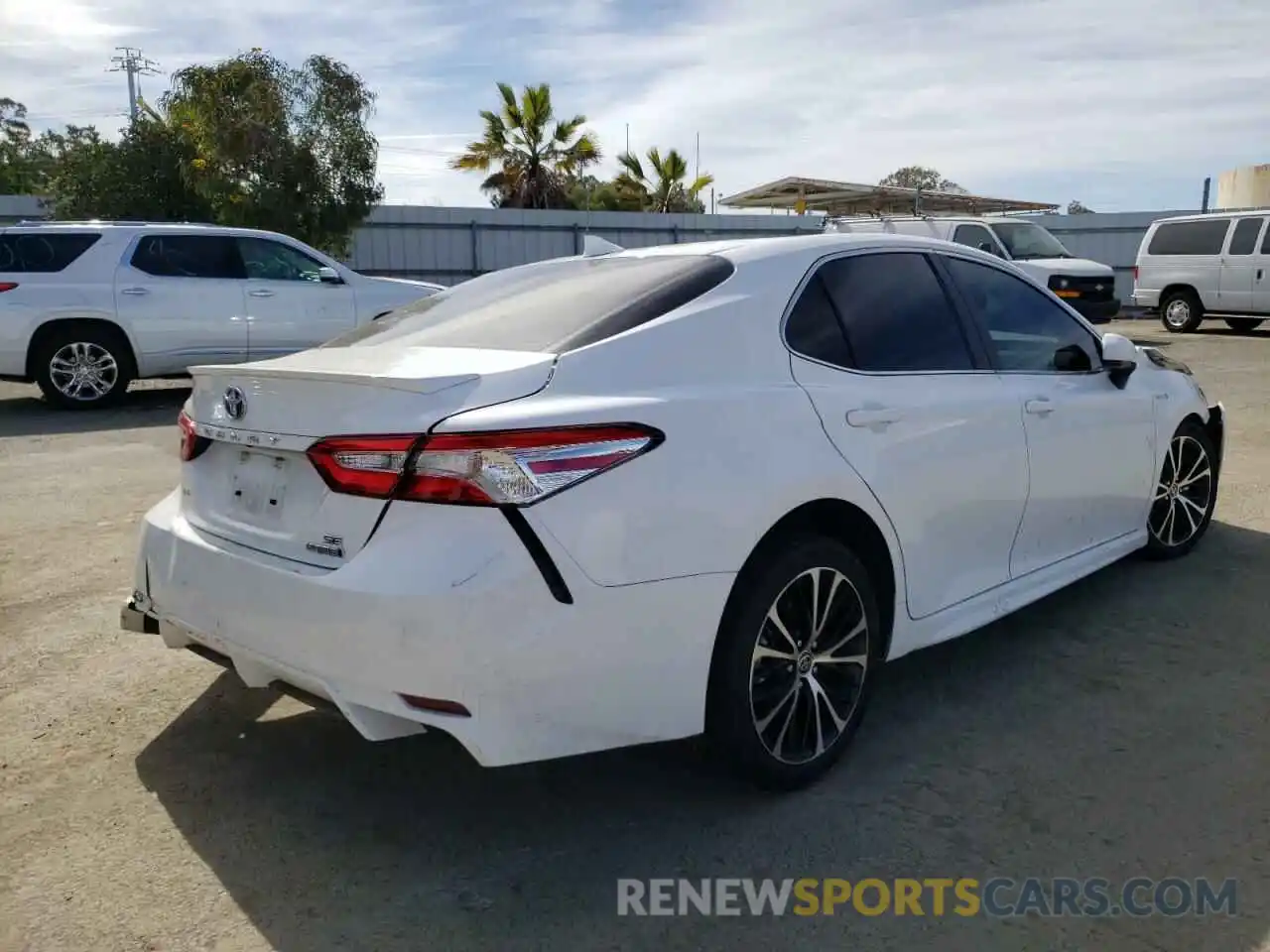 4 Photograph of a damaged car 4T1G31AK1LU543748 TOYOTA CAMRY 2020