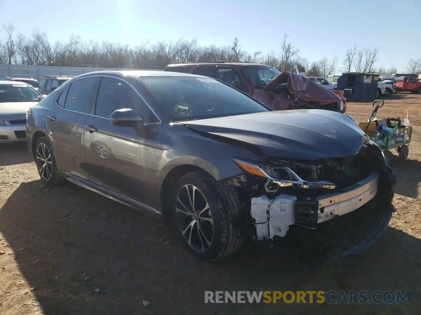 1 Photograph of a damaged car 4T1G31AK3LU011613 TOYOTA CAMRY 2020