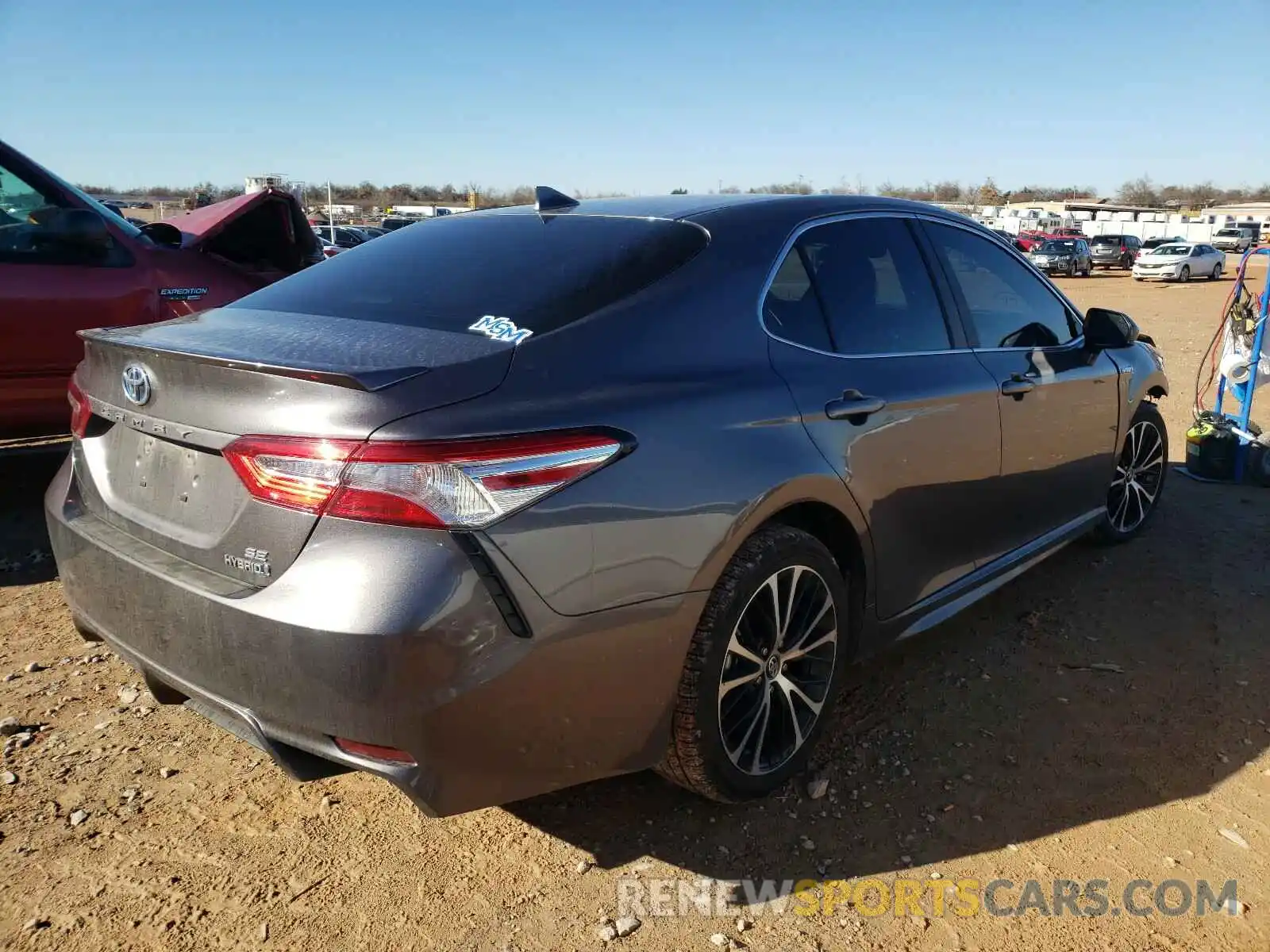 4 Photograph of a damaged car 4T1G31AK3LU011613 TOYOTA CAMRY 2020