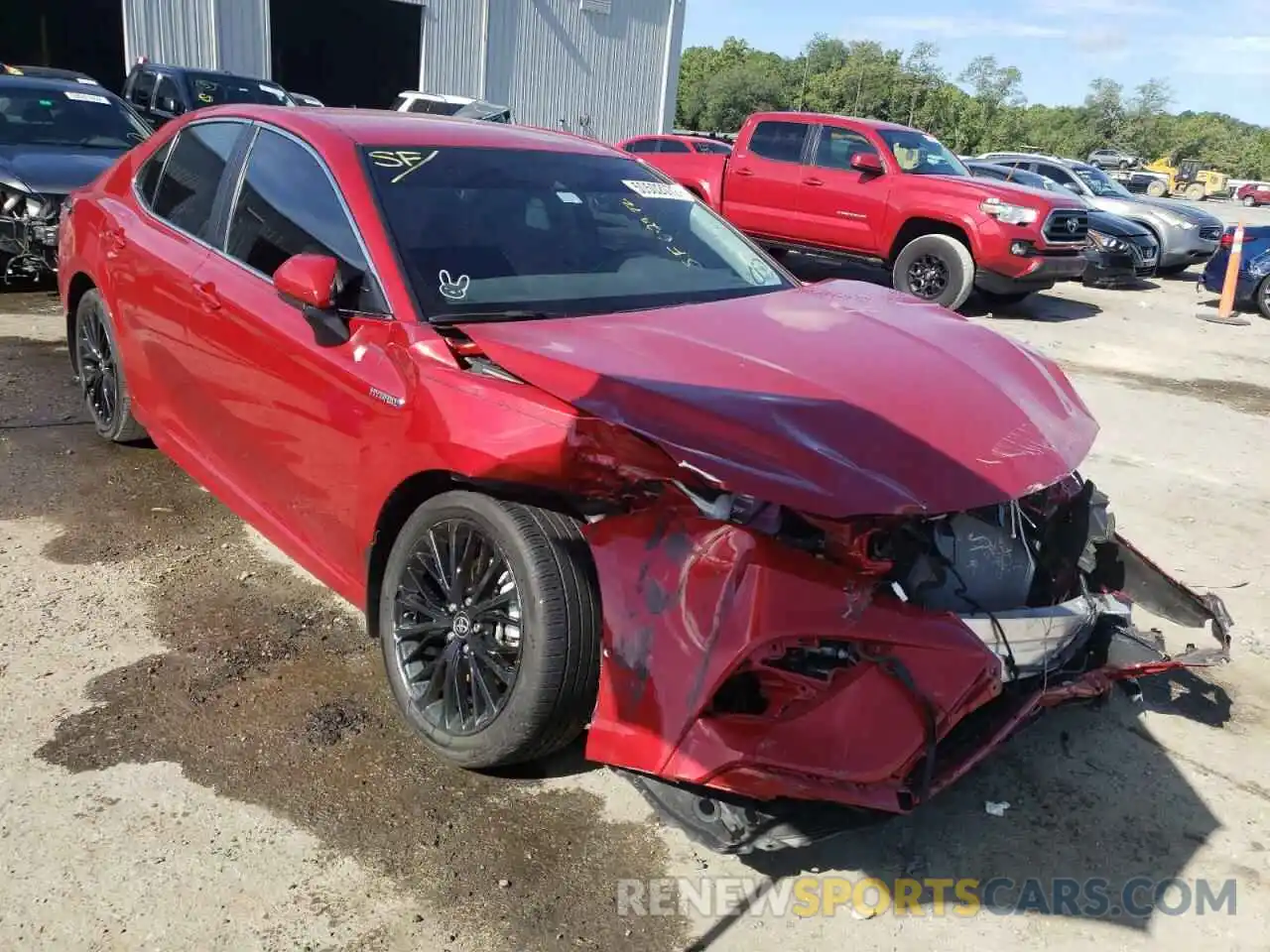 1 Photograph of a damaged car 4T1G31AK3LU018254 TOYOTA CAMRY 2020