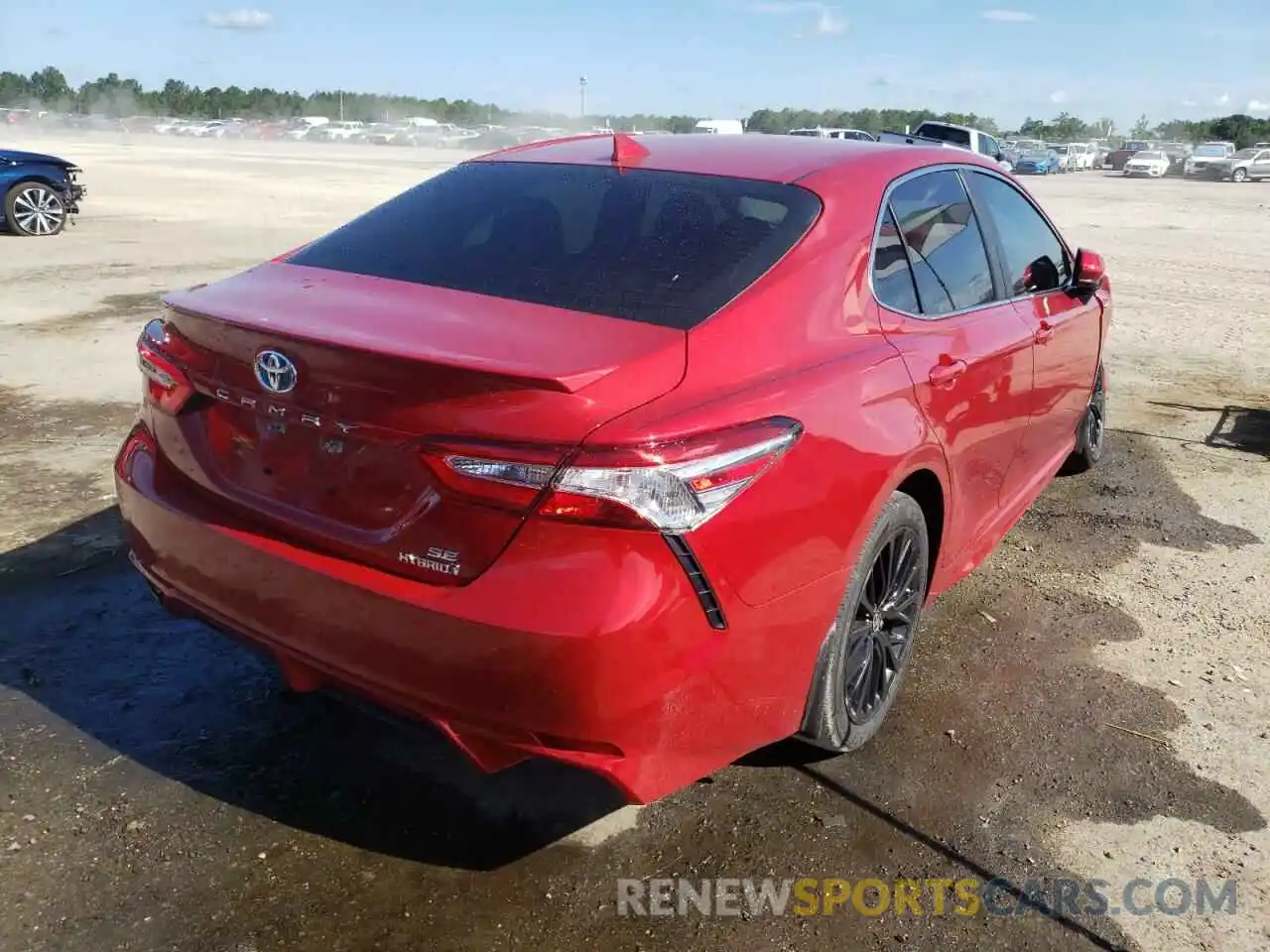 4 Photograph of a damaged car 4T1G31AK3LU018254 TOYOTA CAMRY 2020