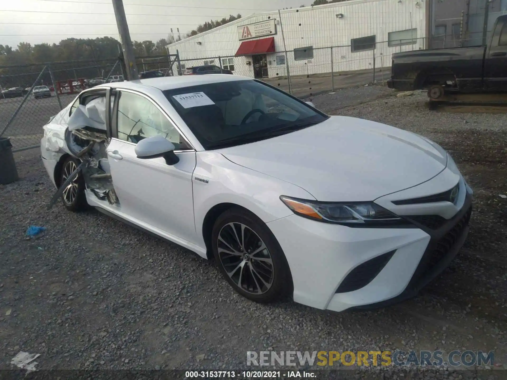 1 Photograph of a damaged car 4T1G31AK3LU530550 TOYOTA CAMRY 2020