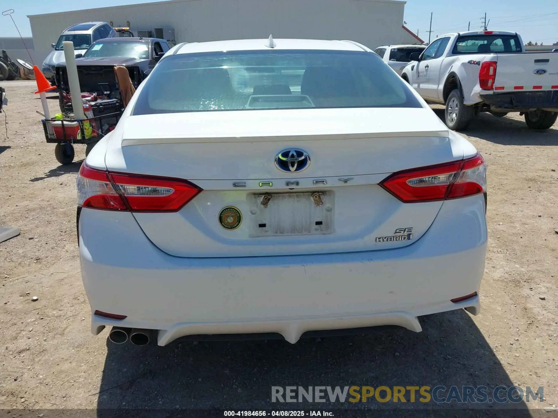 16 Photograph of a damaged car 4T1G31AK3LU531021 TOYOTA CAMRY 2020