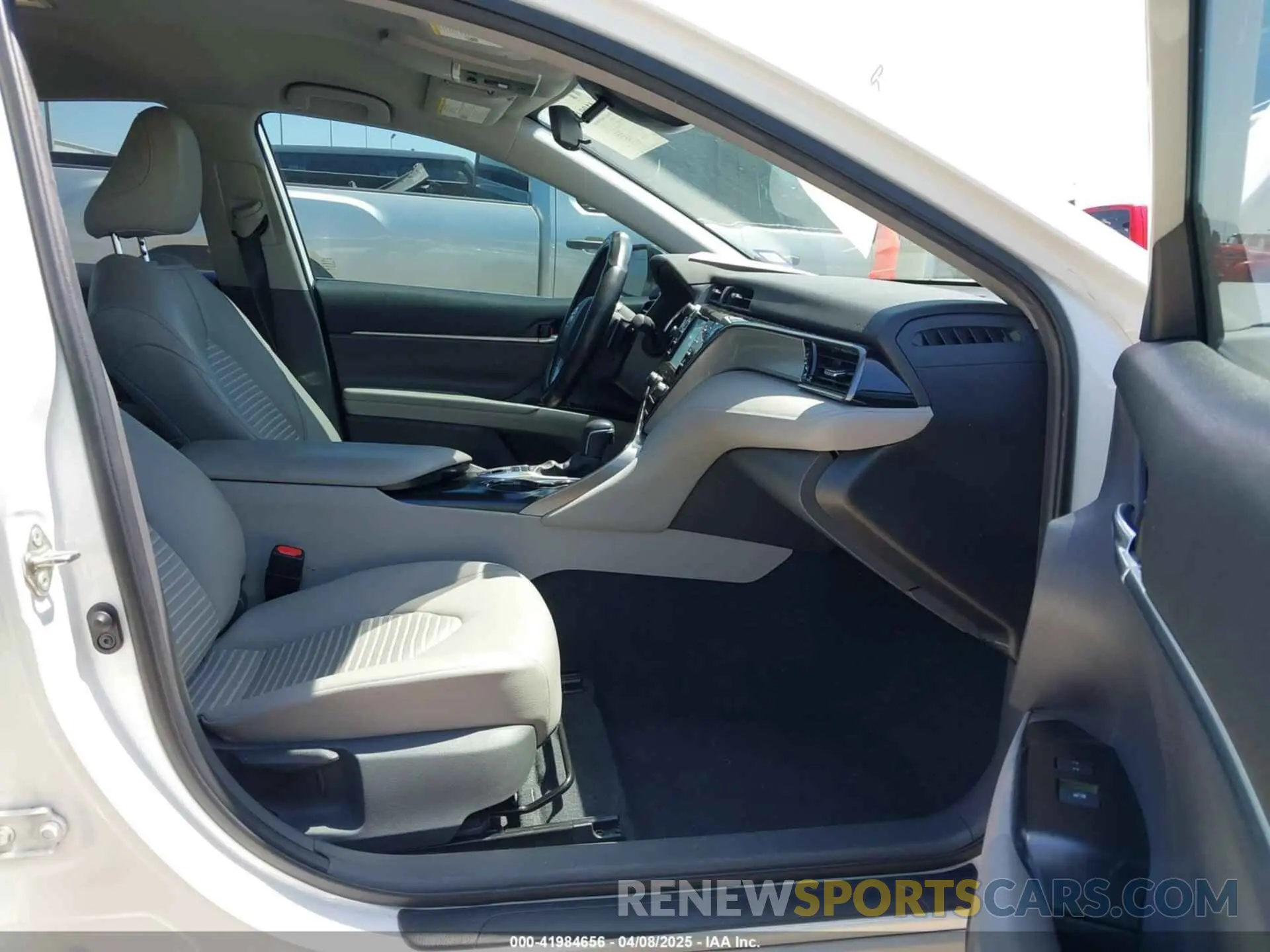 5 Photograph of a damaged car 4T1G31AK3LU531021 TOYOTA CAMRY 2020