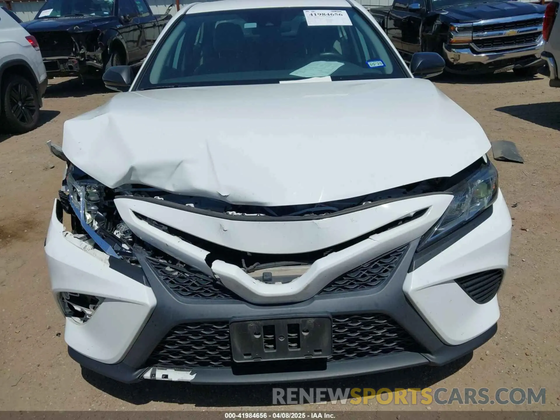 6 Photograph of a damaged car 4T1G31AK3LU531021 TOYOTA CAMRY 2020