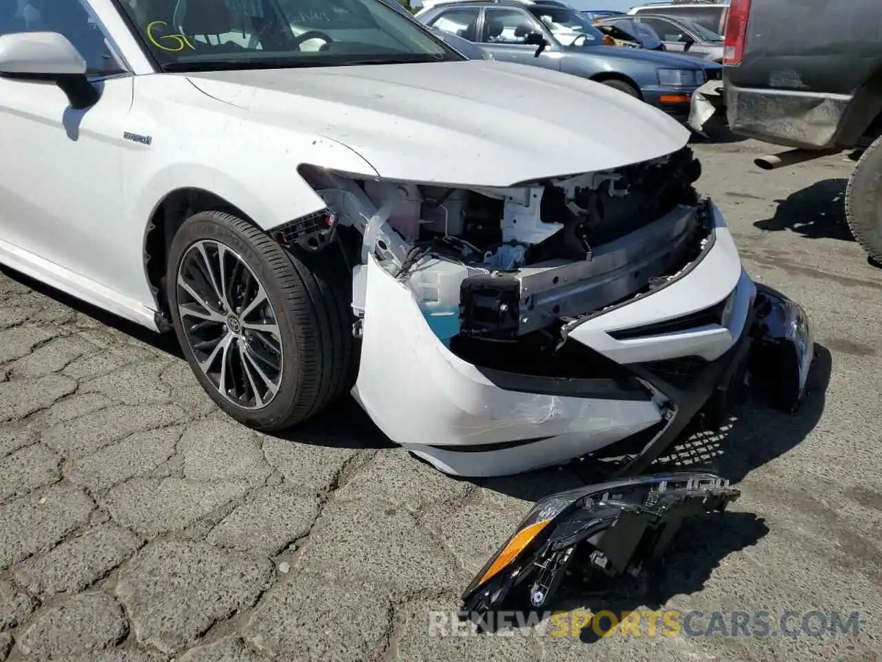 9 Photograph of a damaged car 4T1G31AK3LU543251 TOYOTA CAMRY 2020