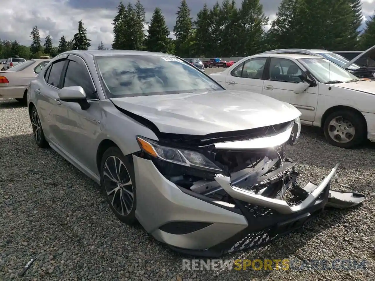 1 Photograph of a damaged car 4T1G31AK4LU010129 TOYOTA CAMRY 2020