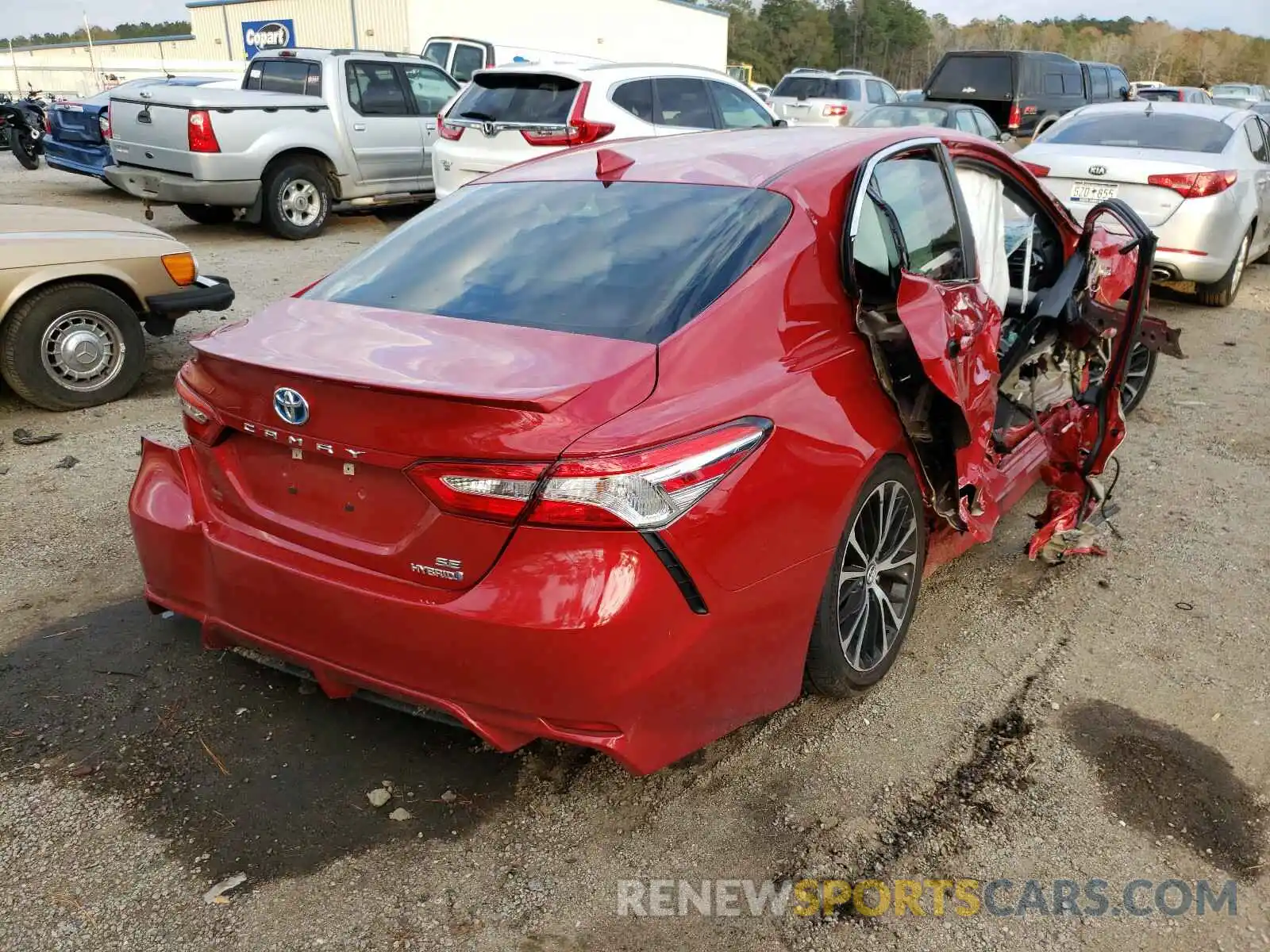 4 Photograph of a damaged car 4T1G31AK4LU011023 TOYOTA CAMRY 2020