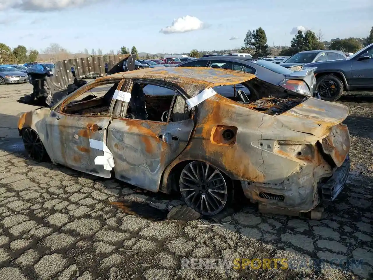 2 Photograph of a damaged car 4T1G31AK4LU011331 TOYOTA CAMRY 2020