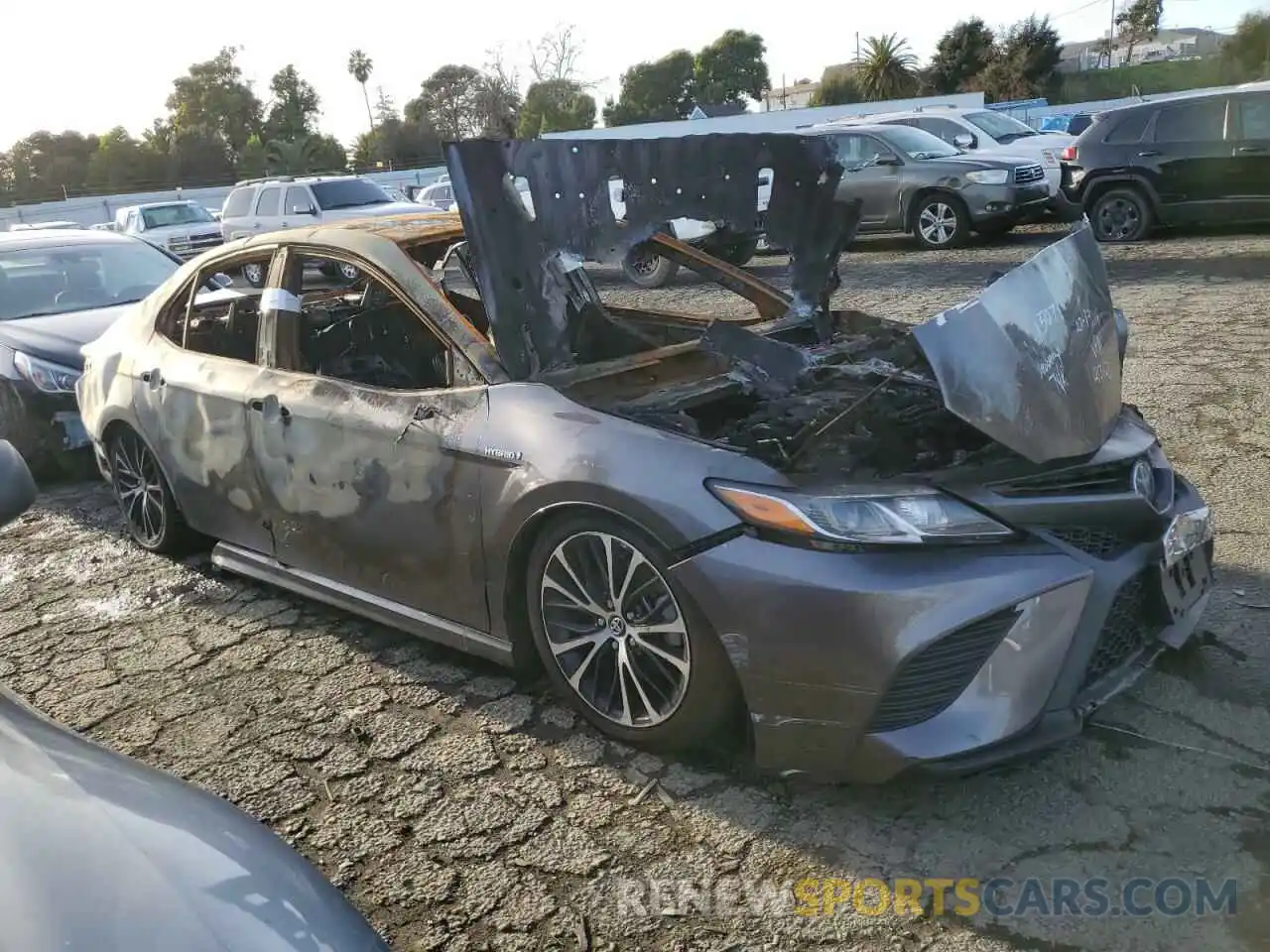 4 Photograph of a damaged car 4T1G31AK4LU011331 TOYOTA CAMRY 2020