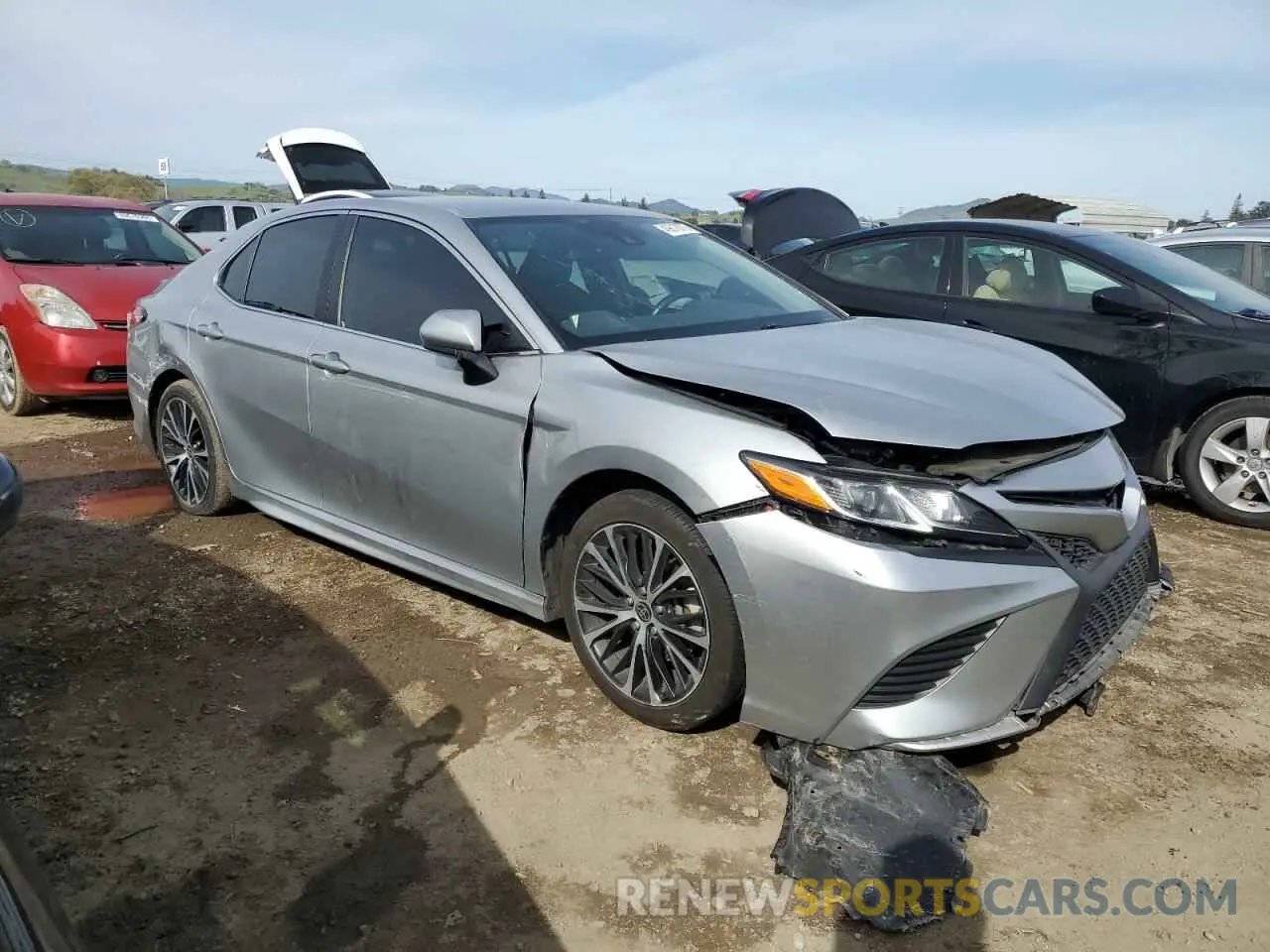 4 Photograph of a damaged car 4T1G31AK4LU017257 TOYOTA CAMRY 2020