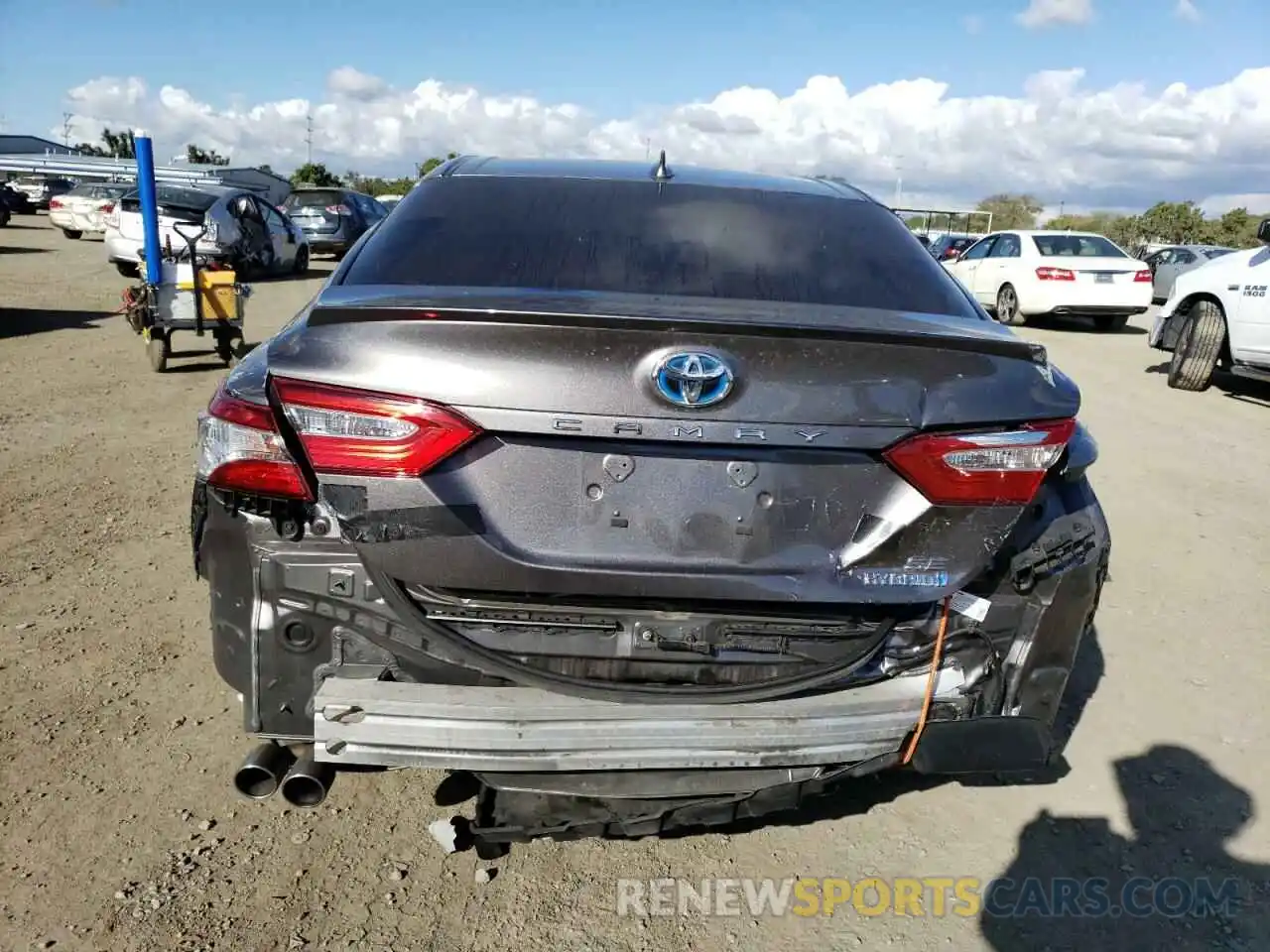 6 Photograph of a damaged car 4T1G31AK4LU523977 TOYOTA CAMRY 2020