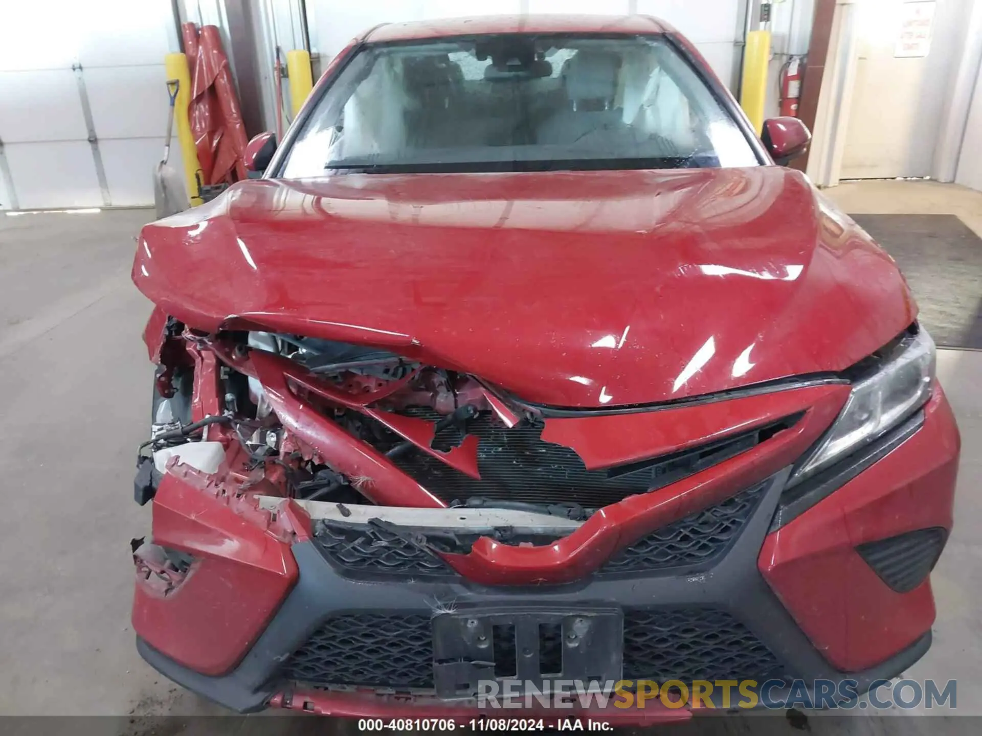 12 Photograph of a damaged car 4T1G31AK5LU018319 TOYOTA CAMRY 2020