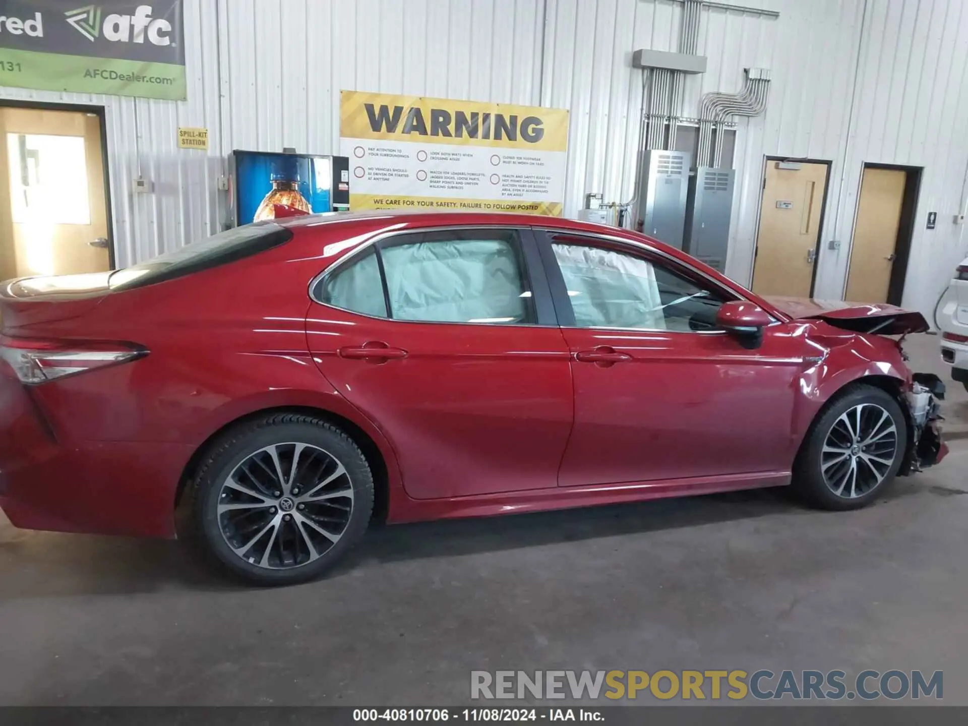 13 Photograph of a damaged car 4T1G31AK5LU018319 TOYOTA CAMRY 2020