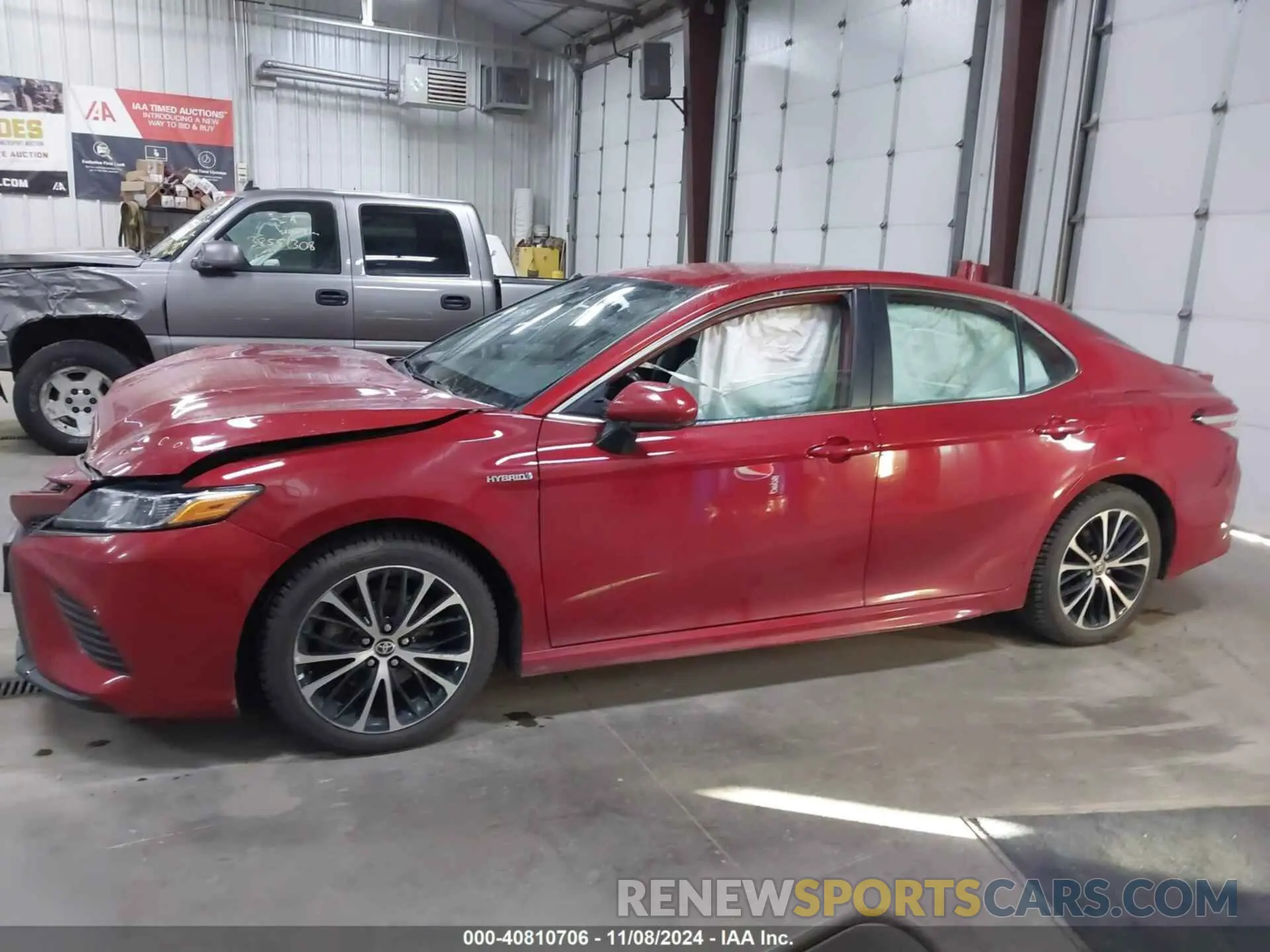 14 Photograph of a damaged car 4T1G31AK5LU018319 TOYOTA CAMRY 2020