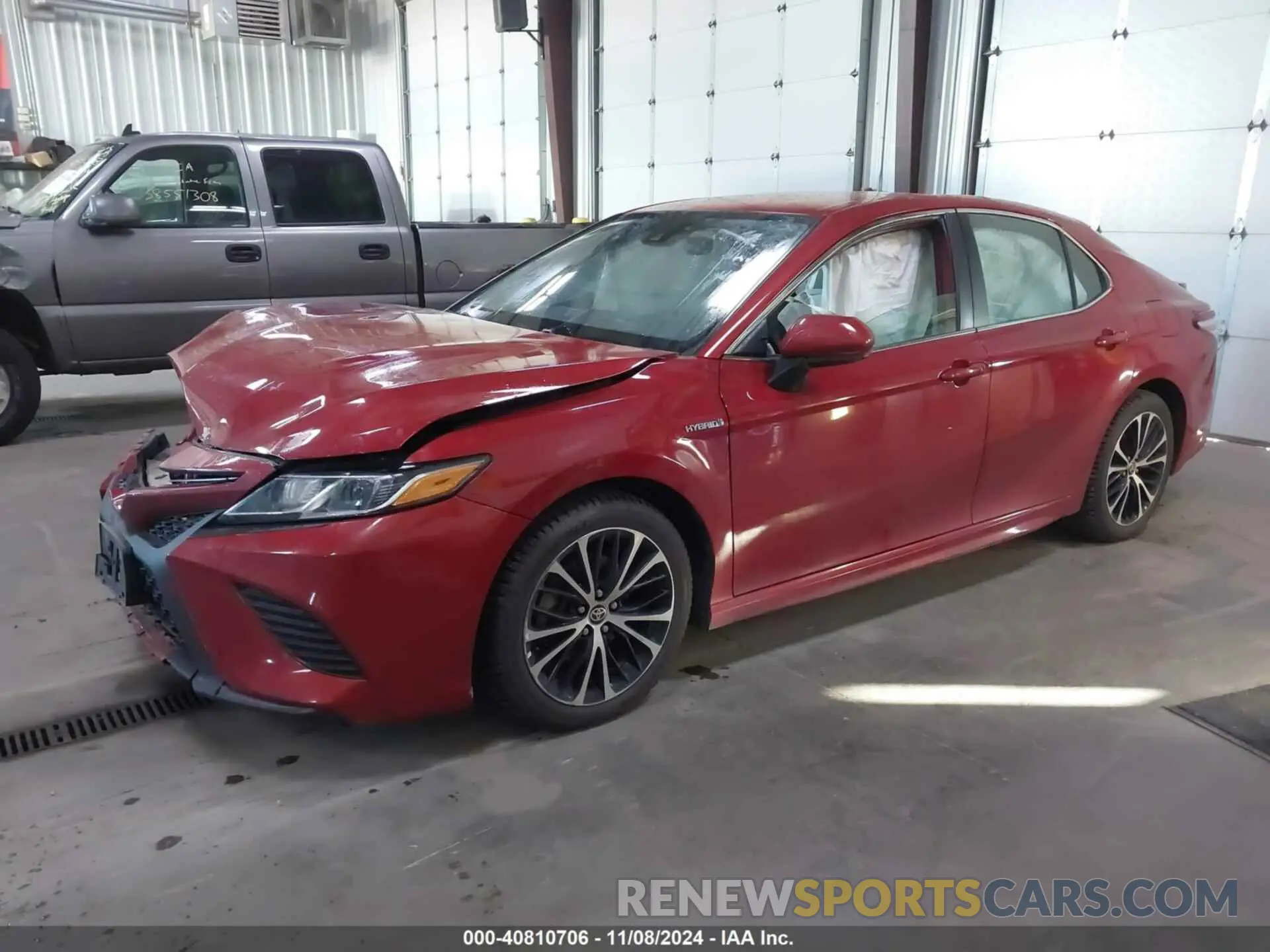 2 Photograph of a damaged car 4T1G31AK5LU018319 TOYOTA CAMRY 2020