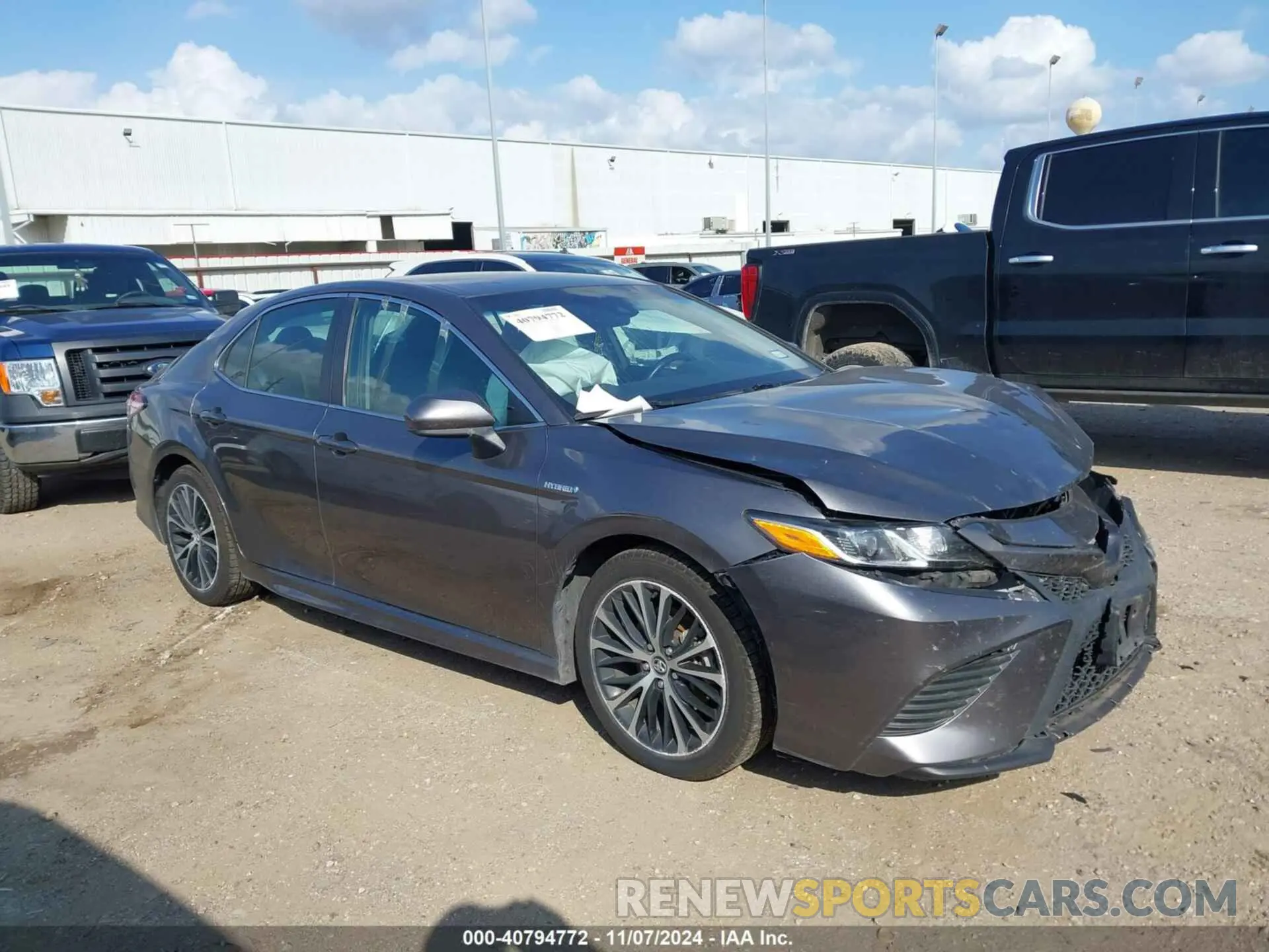 1 Photograph of a damaged car 4T1G31AK6LU518912 TOYOTA CAMRY 2020