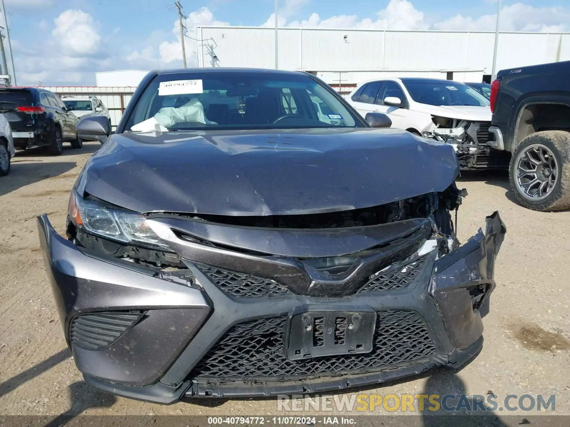 12 Photograph of a damaged car 4T1G31AK6LU518912 TOYOTA CAMRY 2020