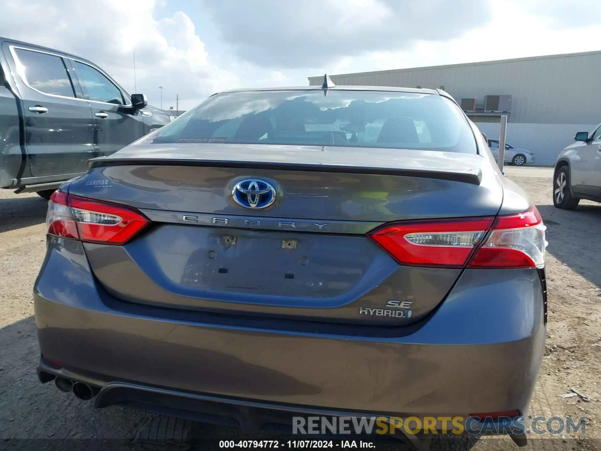 16 Photograph of a damaged car 4T1G31AK6LU518912 TOYOTA CAMRY 2020