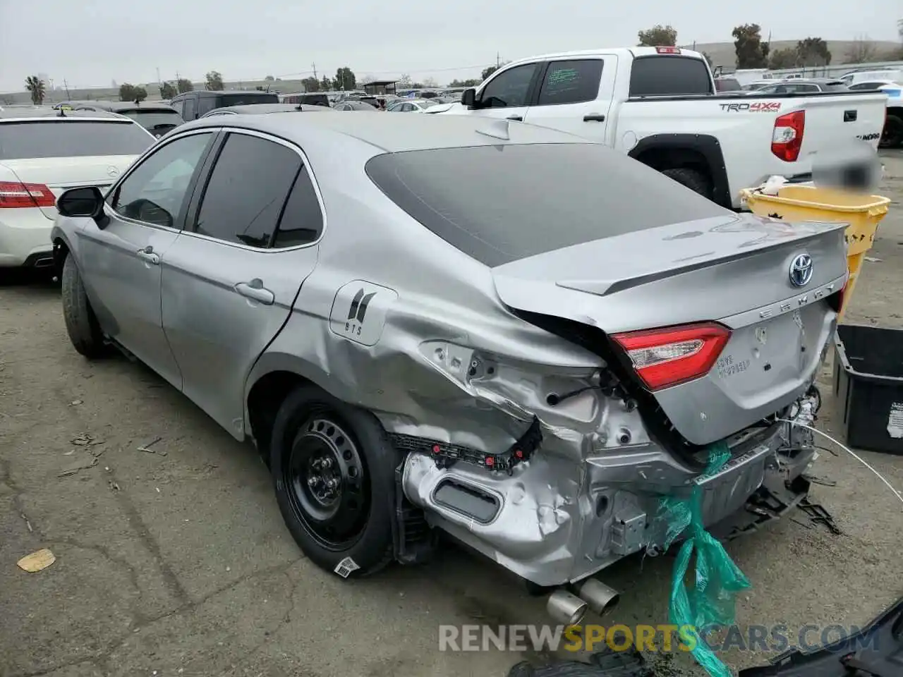 2 Photograph of a damaged car 4T1G31AK6LU536133 TOYOTA CAMRY 2020