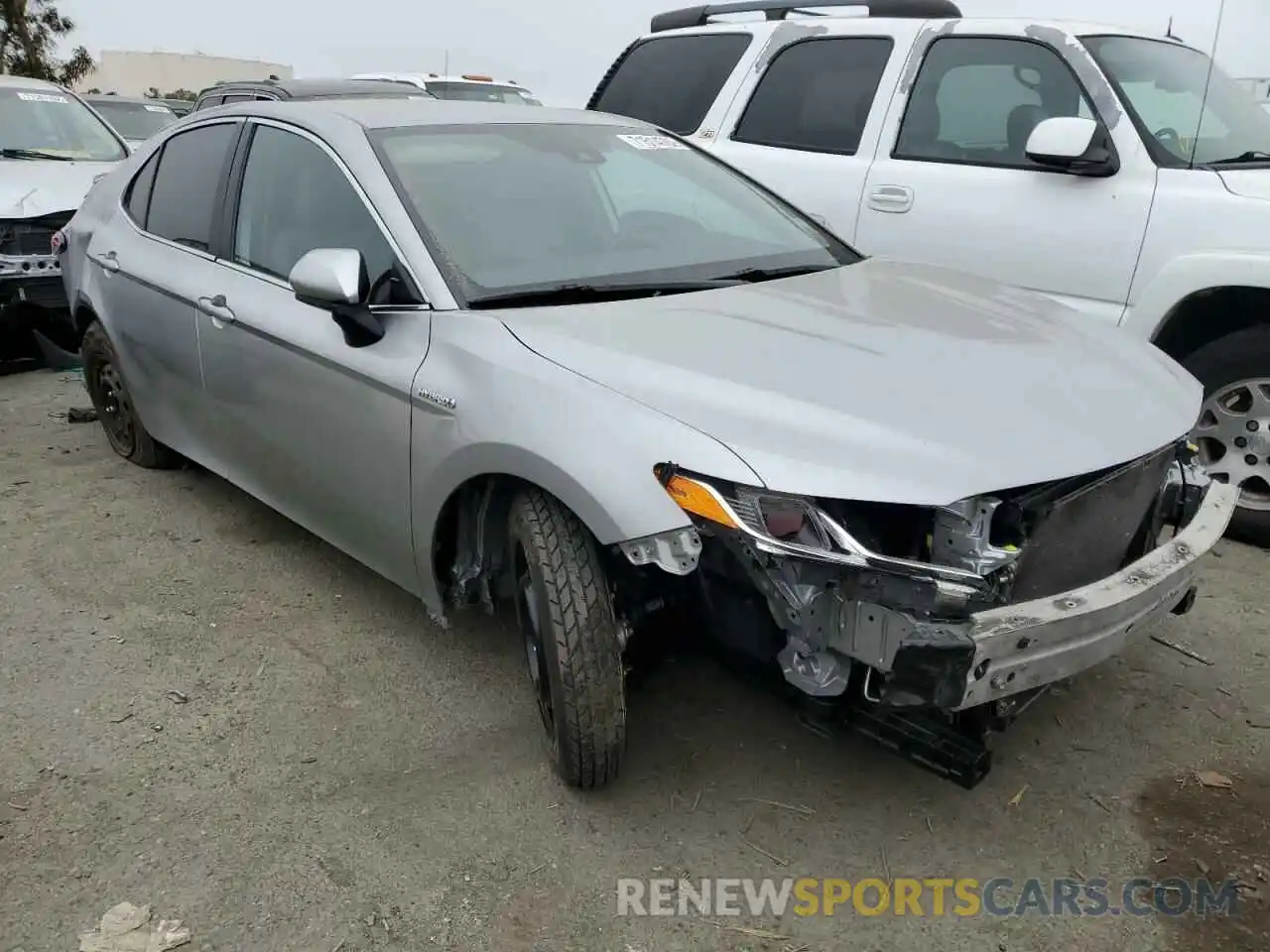 4 Photograph of a damaged car 4T1G31AK6LU536133 TOYOTA CAMRY 2020