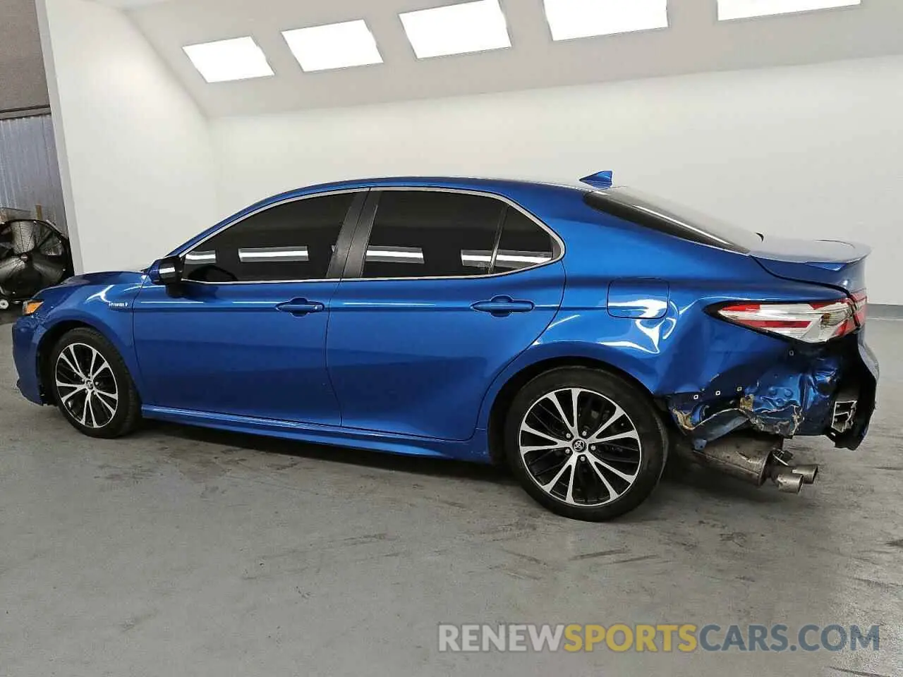 2 Photograph of a damaged car 4T1G31AK7LU010433 TOYOTA CAMRY 2020