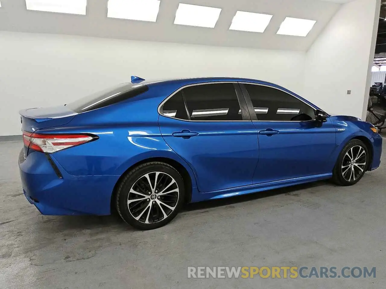 3 Photograph of a damaged car 4T1G31AK7LU010433 TOYOTA CAMRY 2020